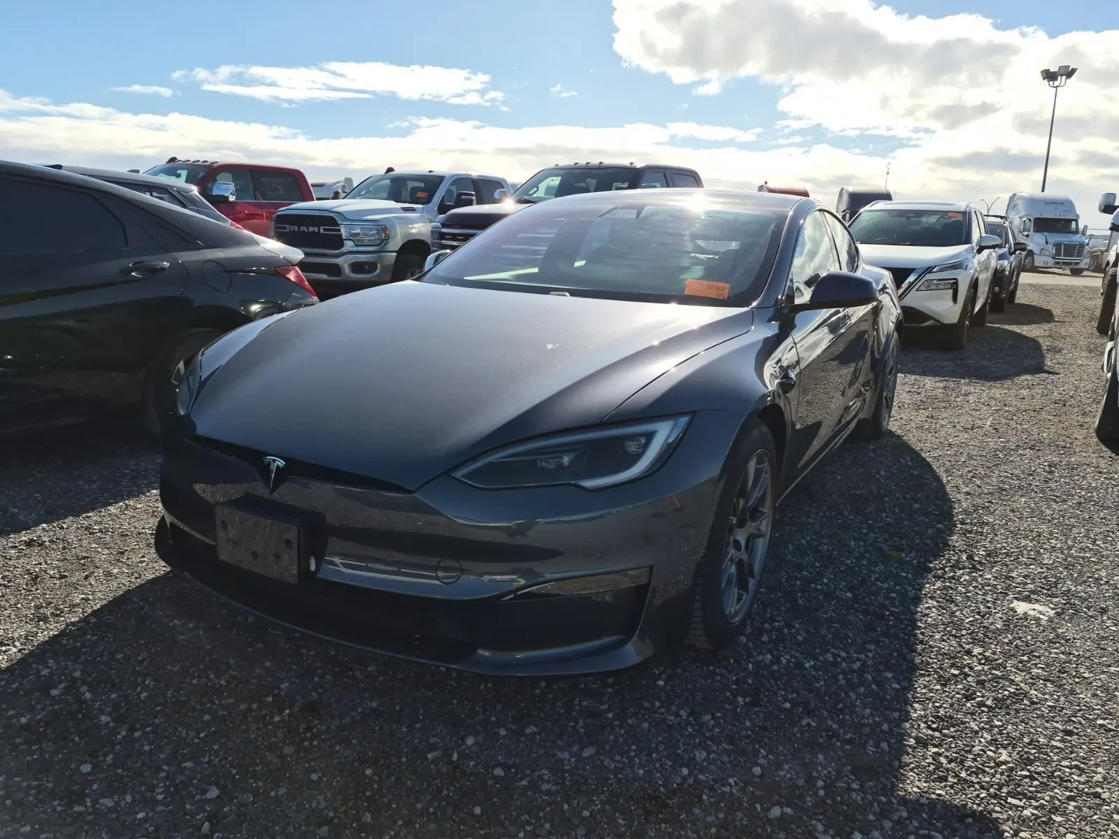 Front driver 3/4 photo