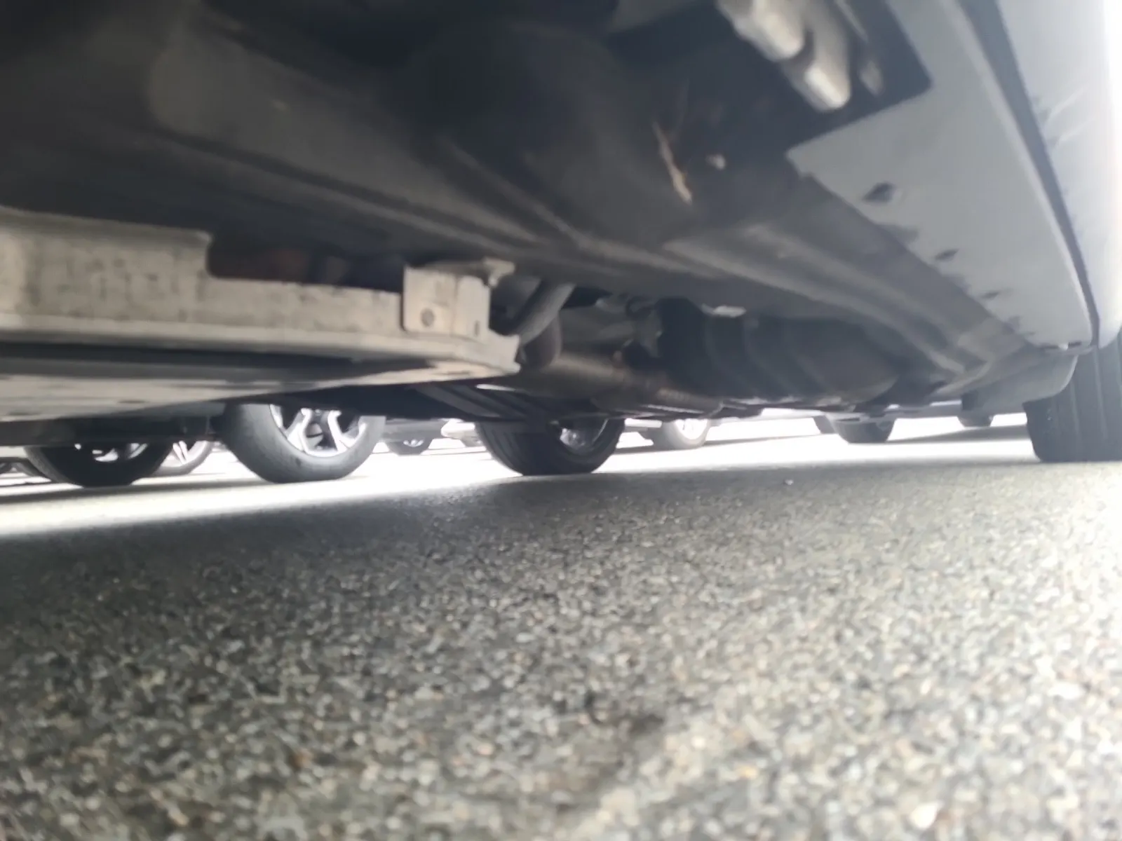 Undercarriage - Driver Photo