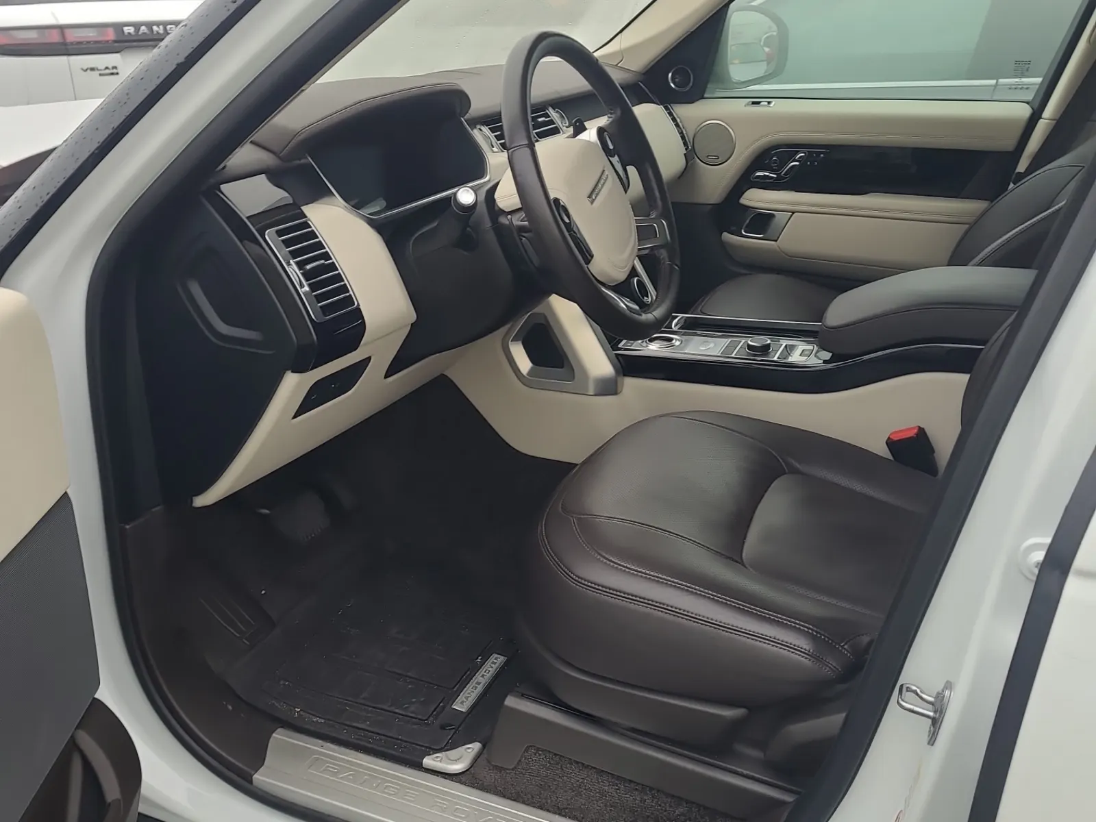 Front Interior Photo