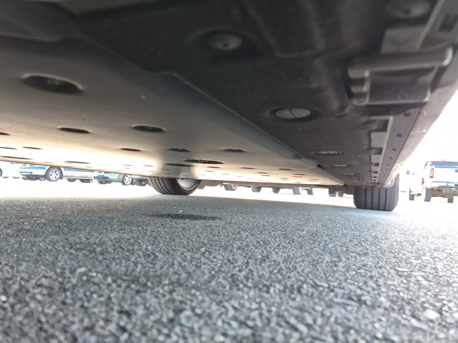 Undercarriage - Passenger Photo