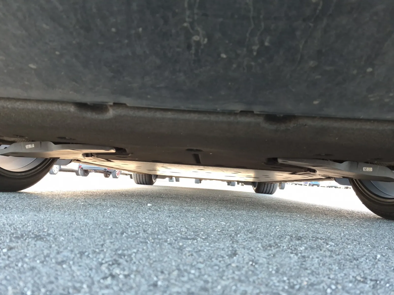 Undercarriage - Rear Photo