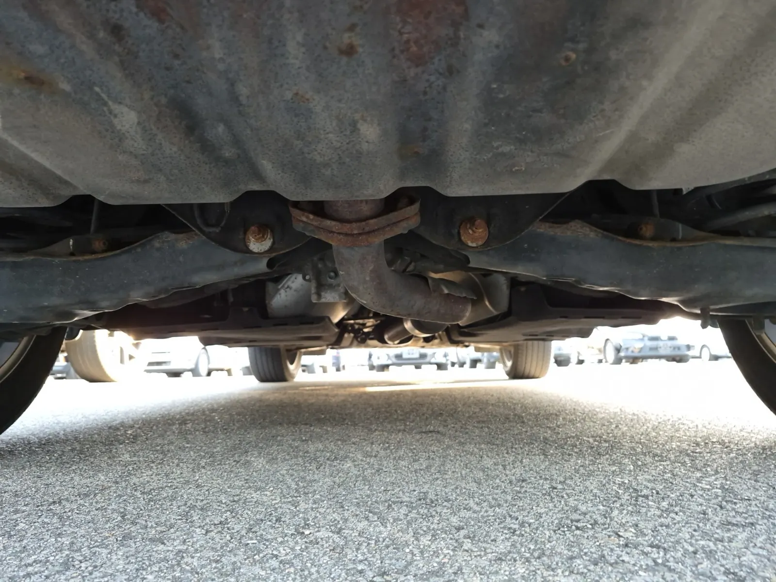 Undercarriage - Rear Photo