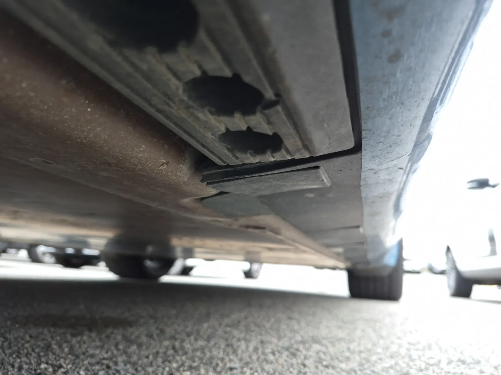 Undercarriage - Driver Photo