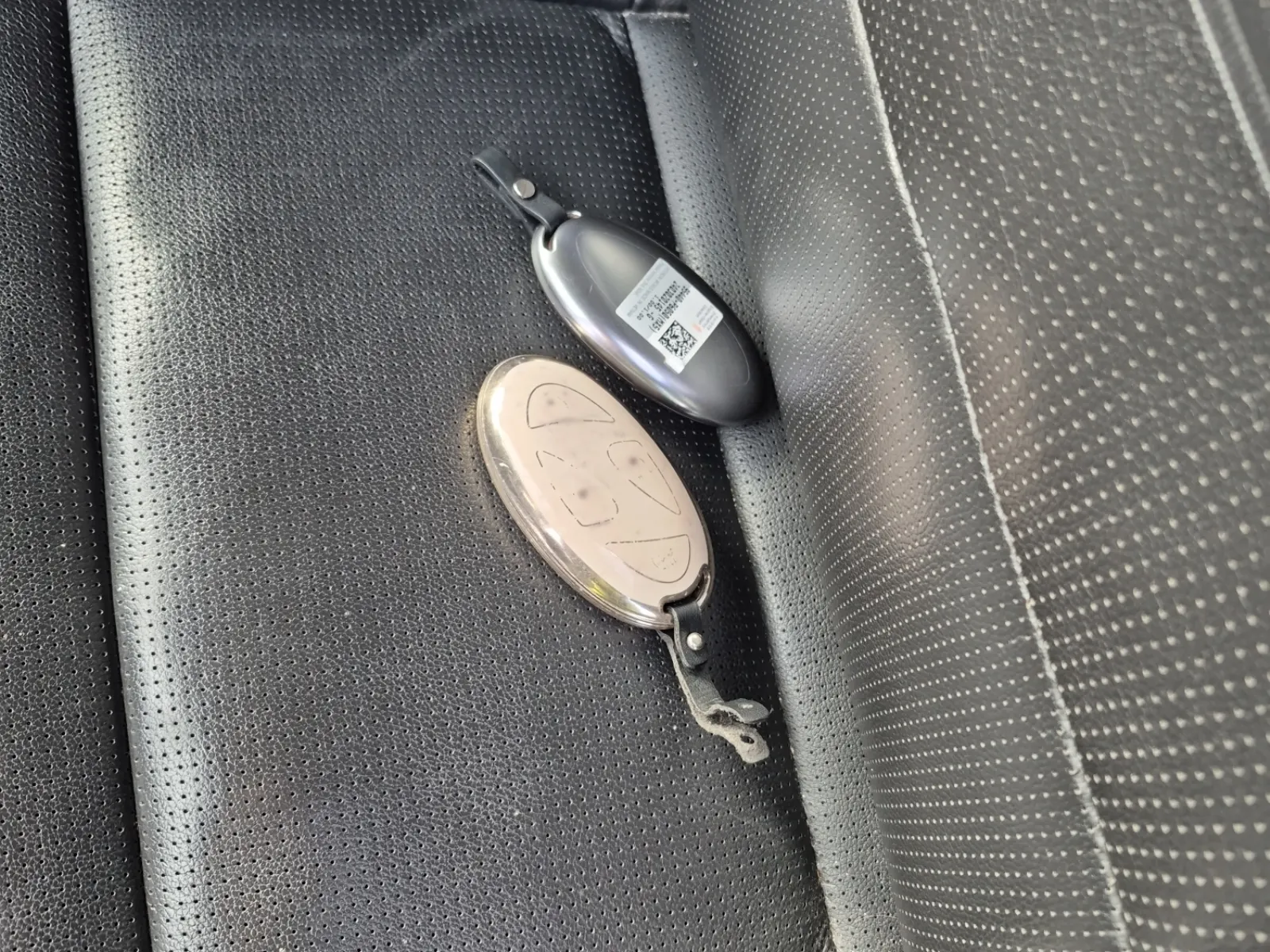 Keys/Fobs/Manual Photo
