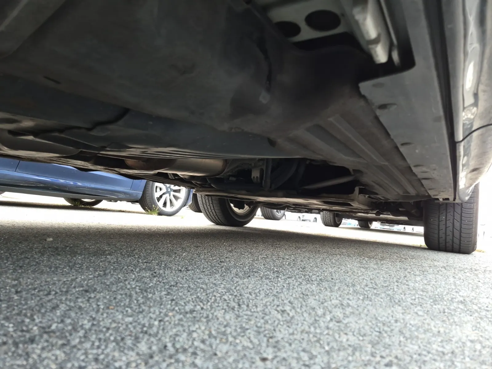 Undercarriage - Passenger Photo