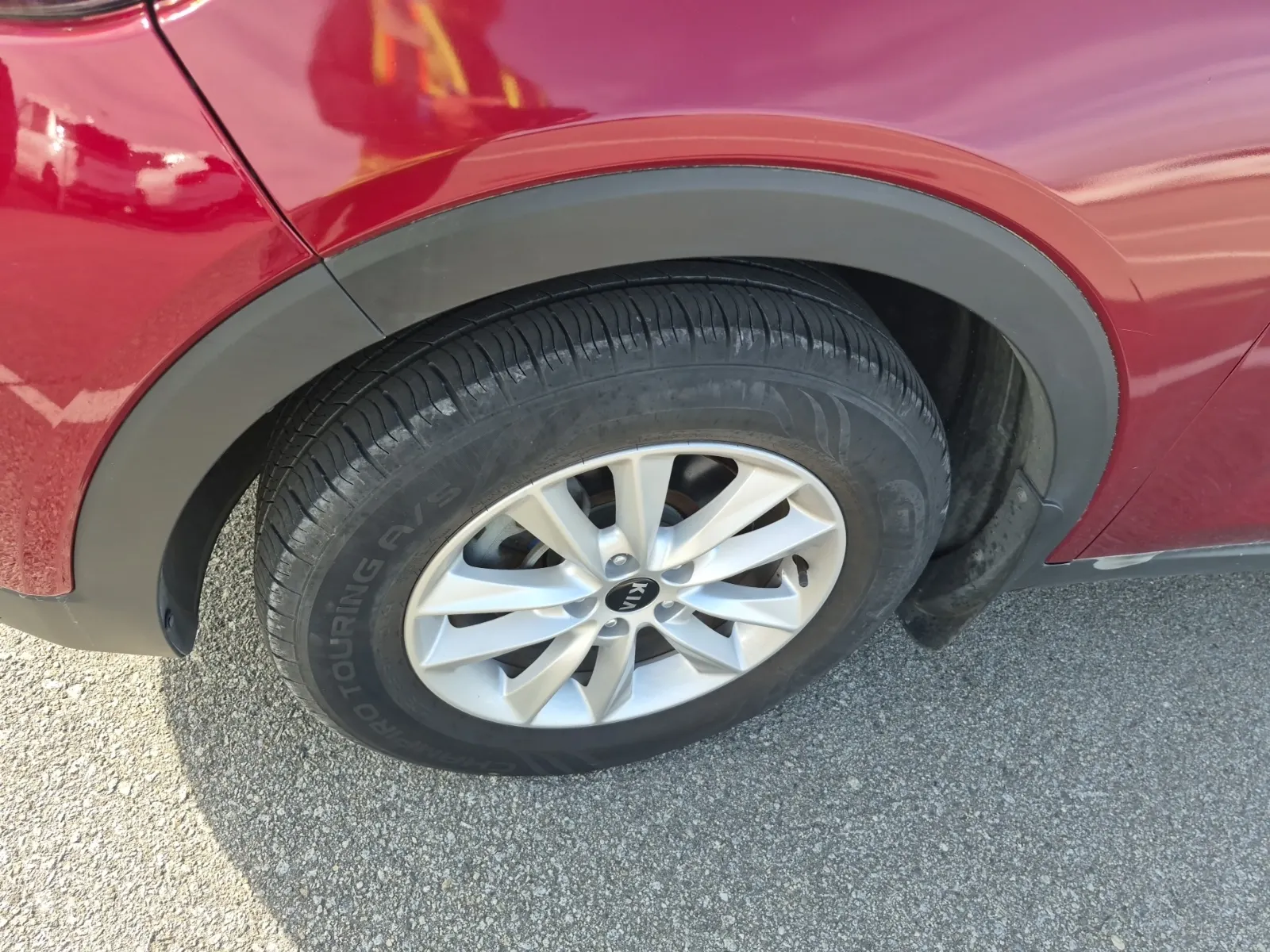 Front driver wheel/tire photo