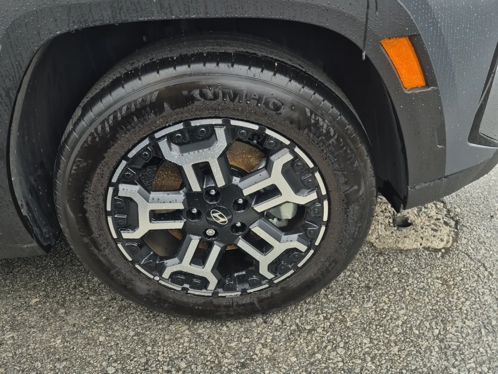 Right Front Wheel/Tire Photo