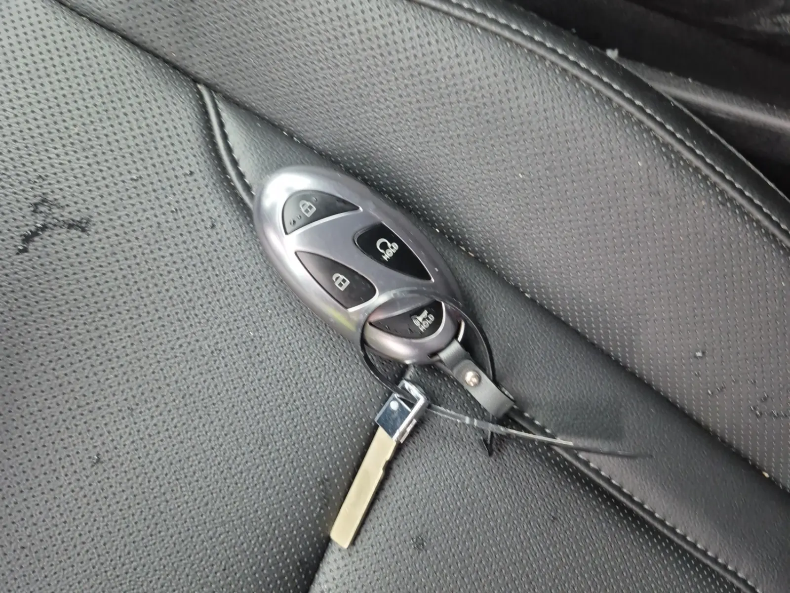 Keys/Fobs/Manual Photo