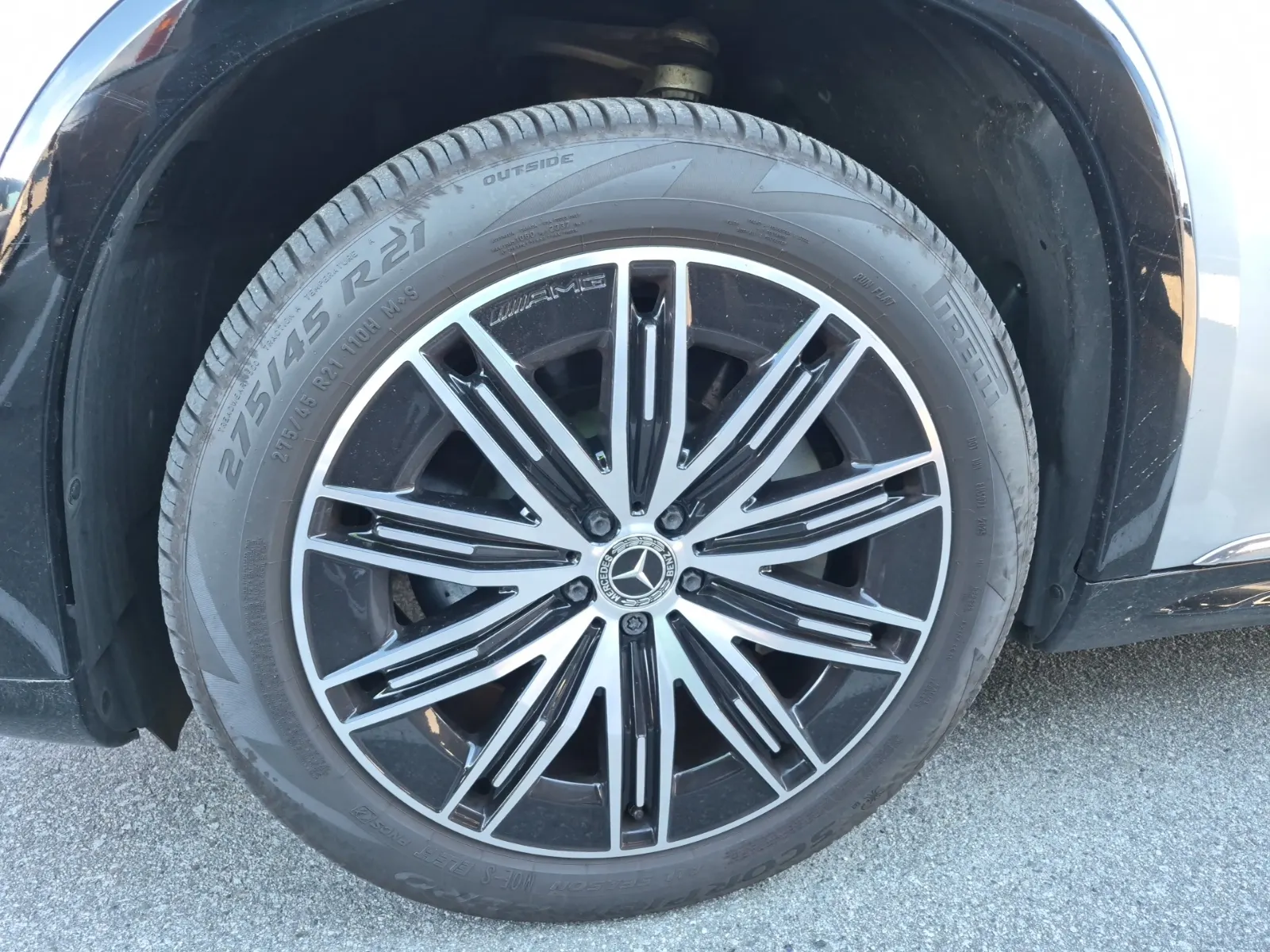 Front driver wheel/tire photo