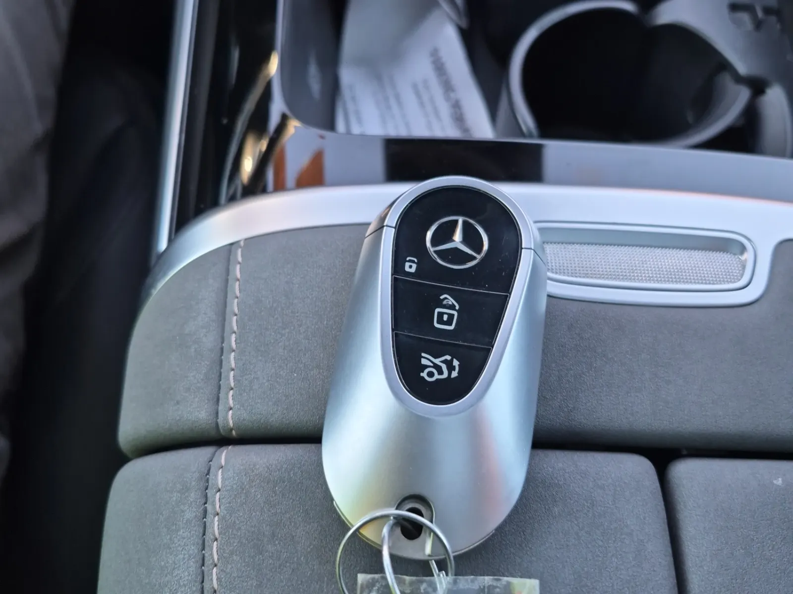 Keys/Fobs/Manual Photo