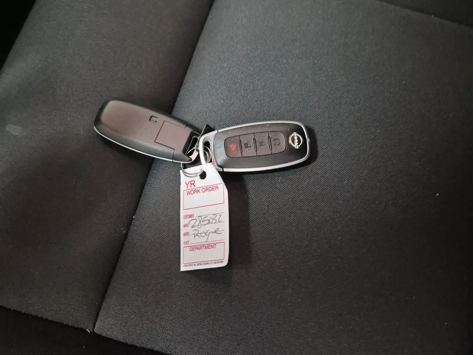 Keys/Fobs/Manual Photo