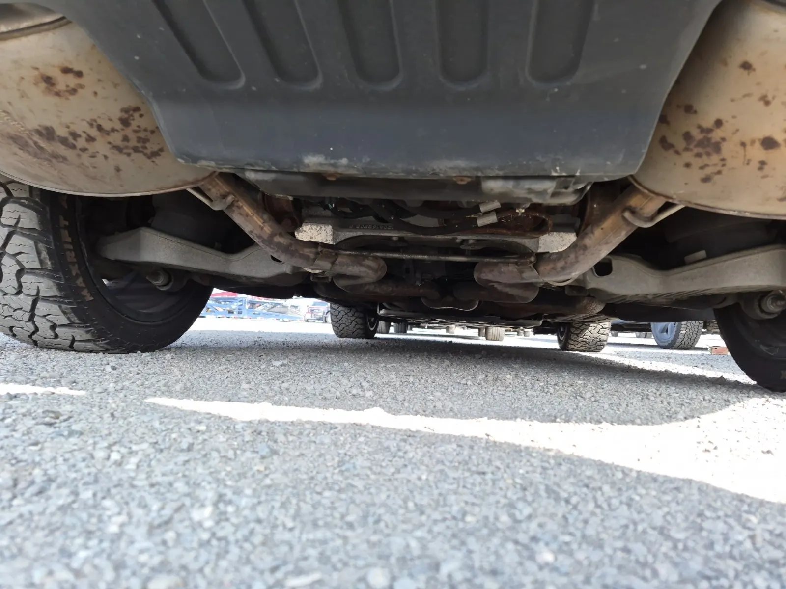 Undercarriage - Rear Photo