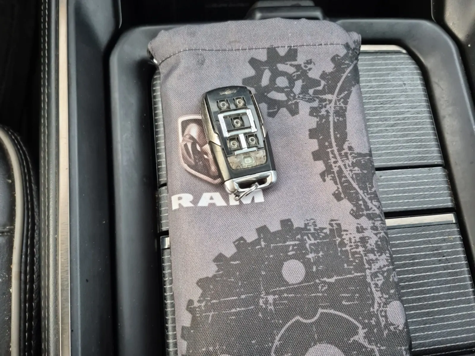 Keys/Fobs/Manual Photo