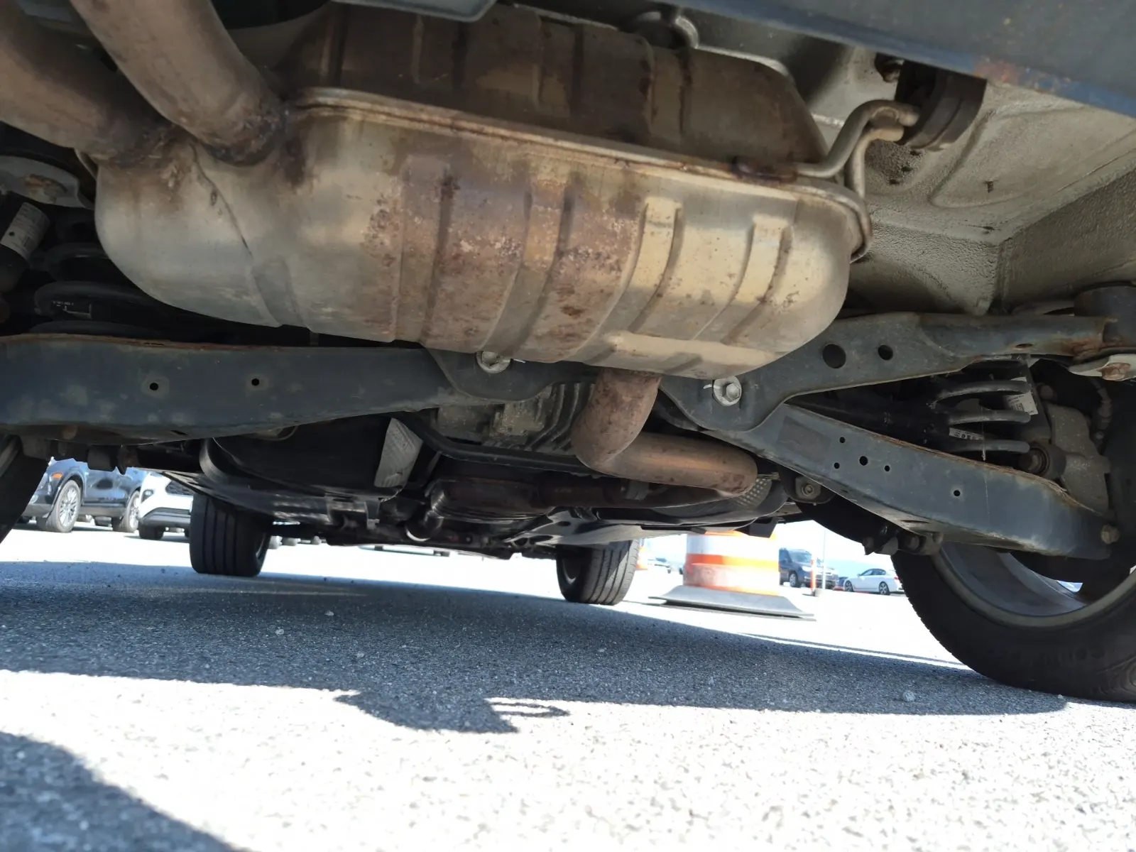 Undercarriage - Rear Photo