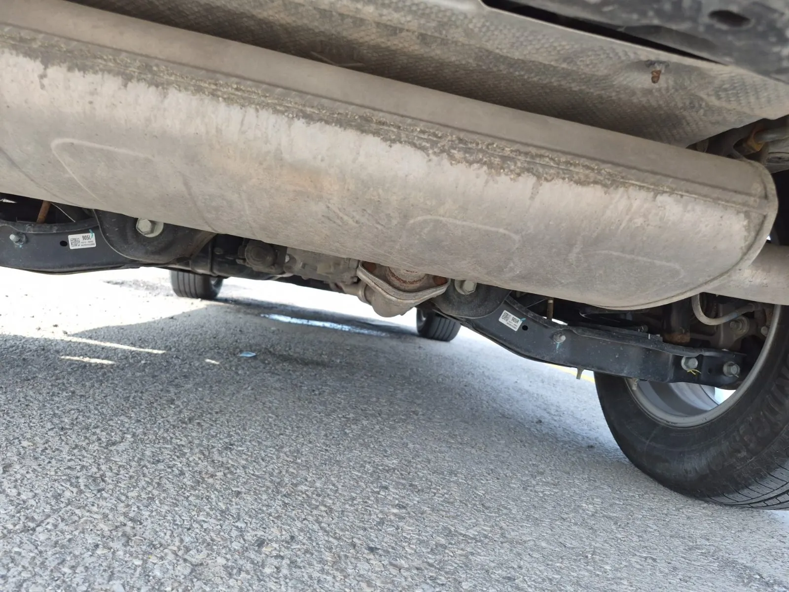 Undercarriage - Rear Photo