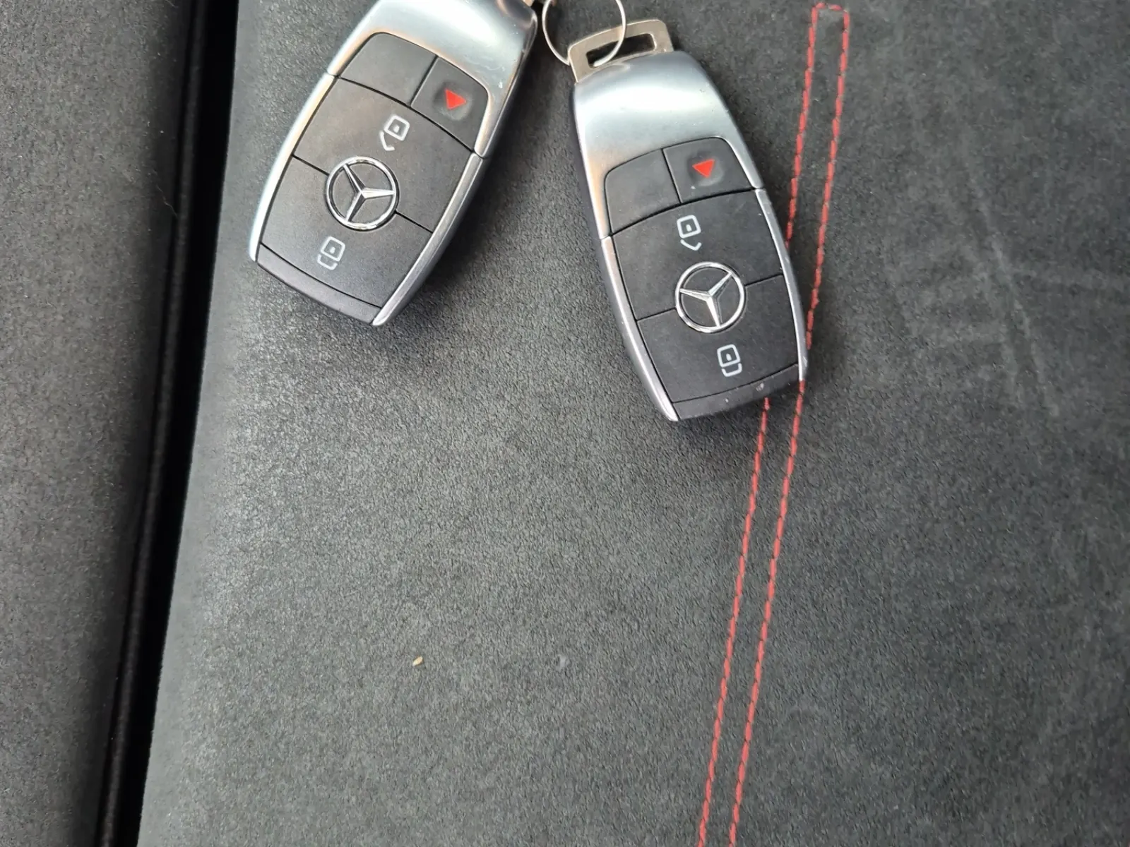 Keys/Fobs/Manual Photo