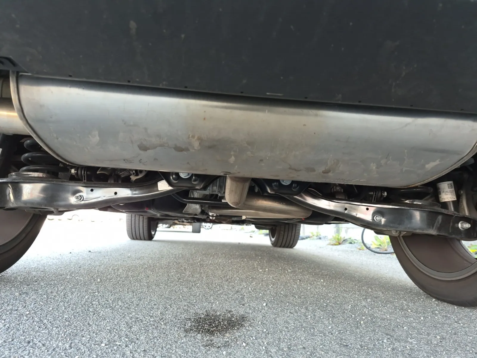 Undercarriage - Rear Photo