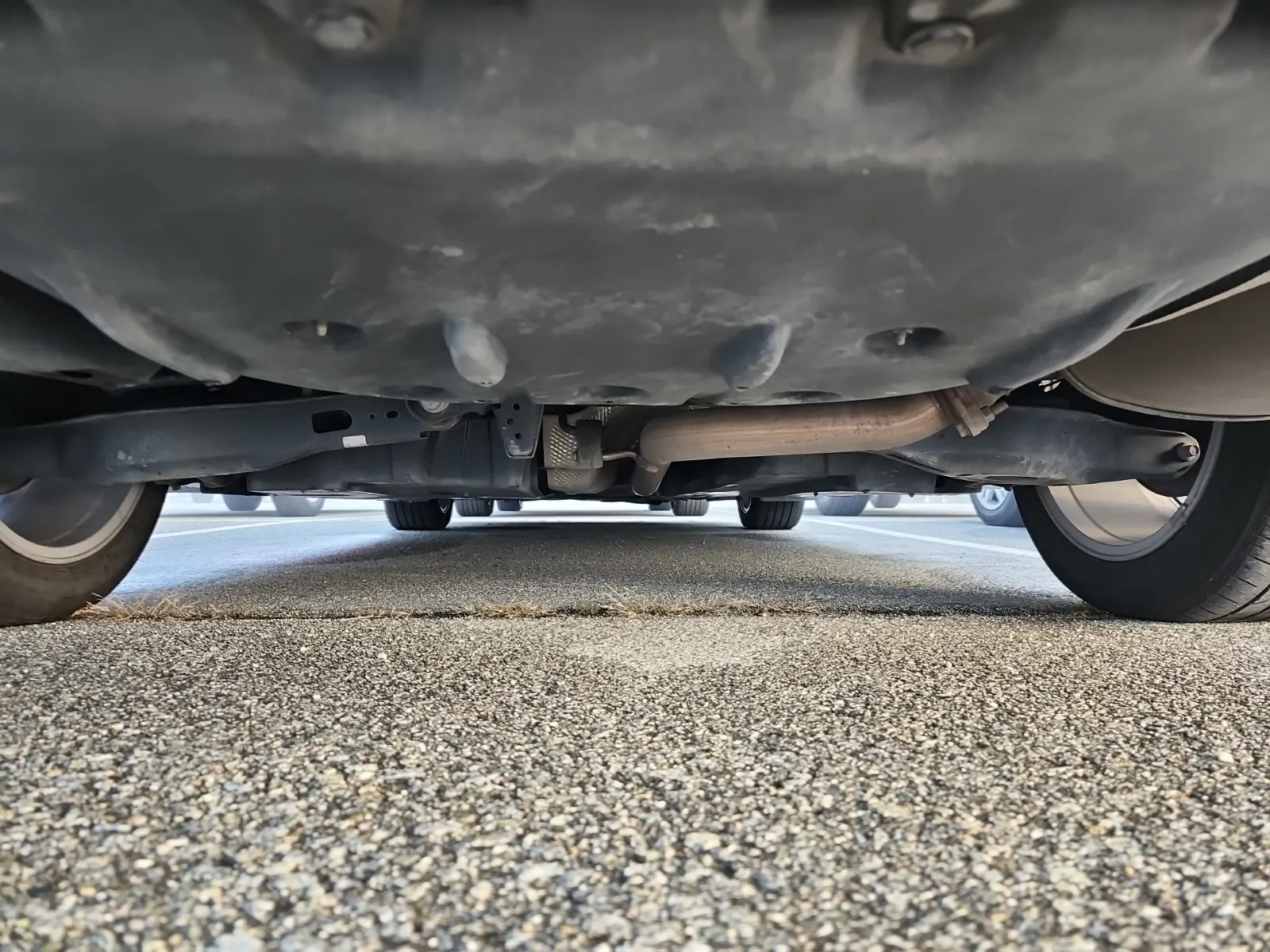 Undercarriage - Rear Photo