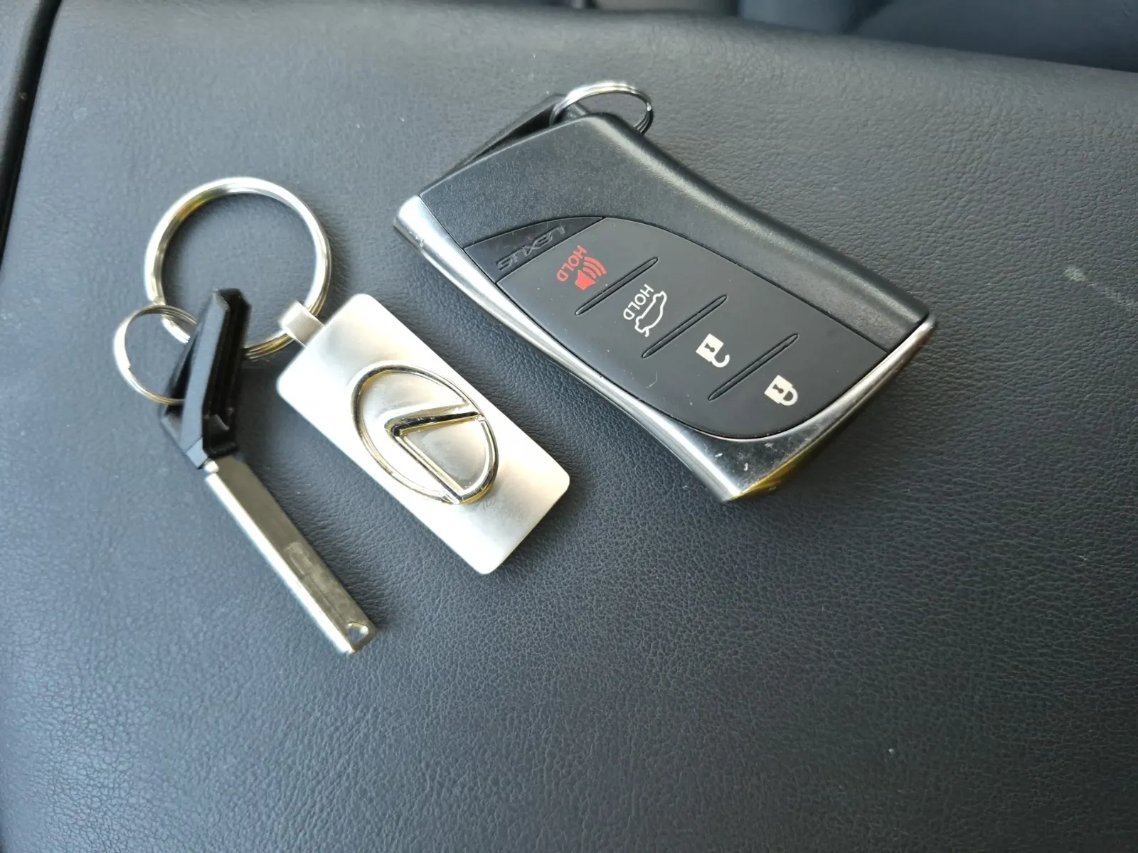 Keys/Fobs/Manual Photo