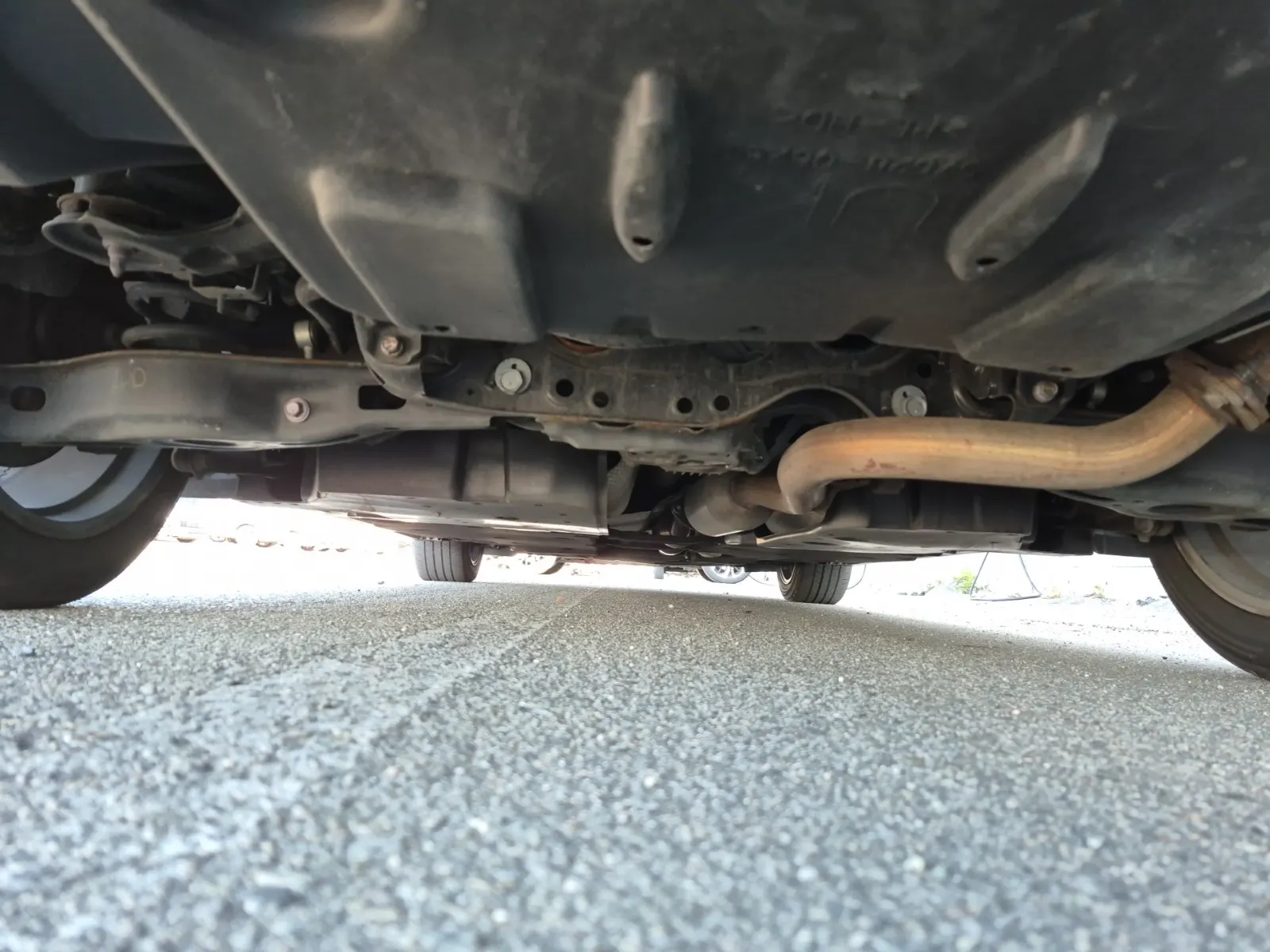 Undercarriage - Rear Photo