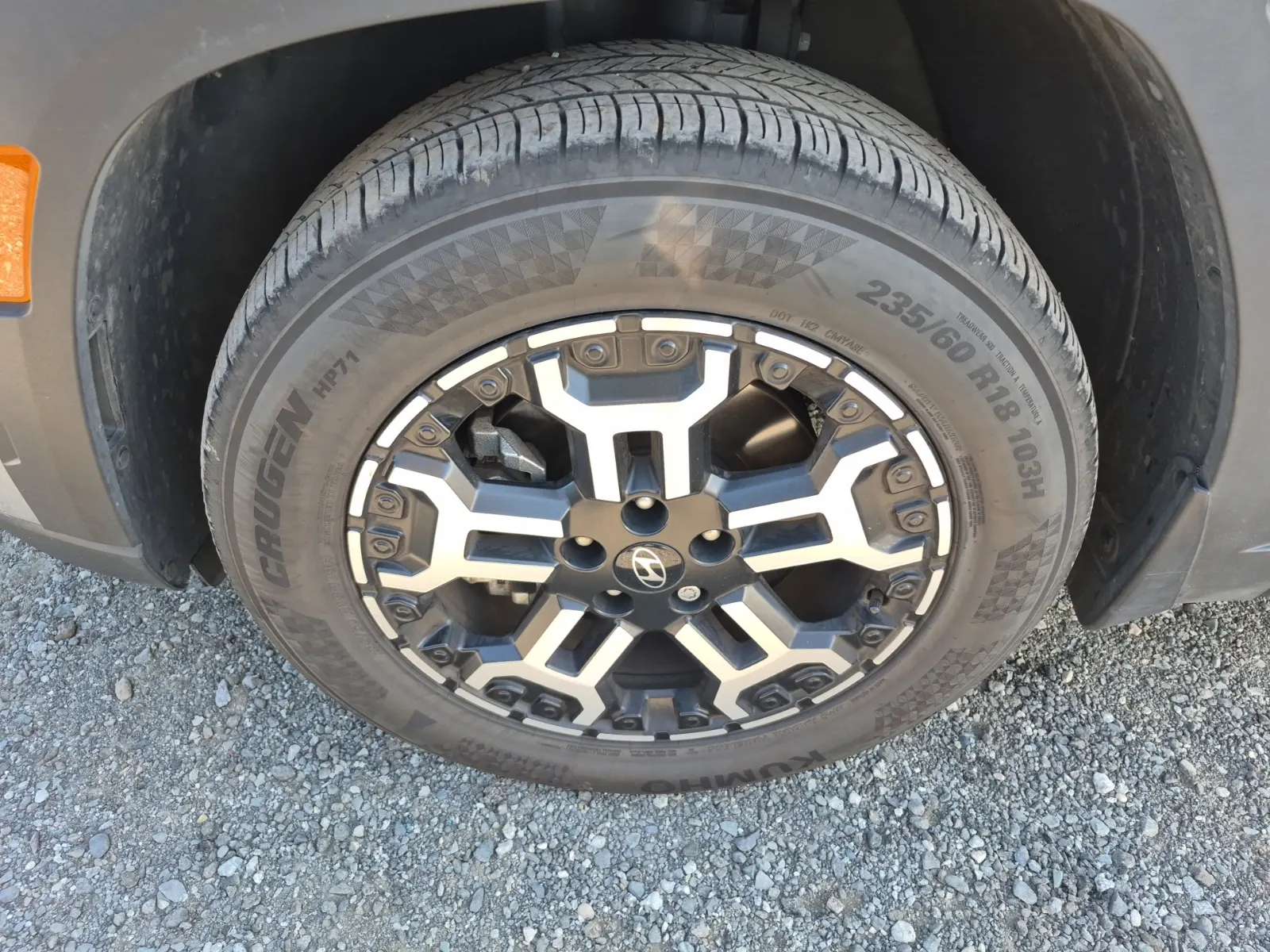 Front driver wheel/tire photo