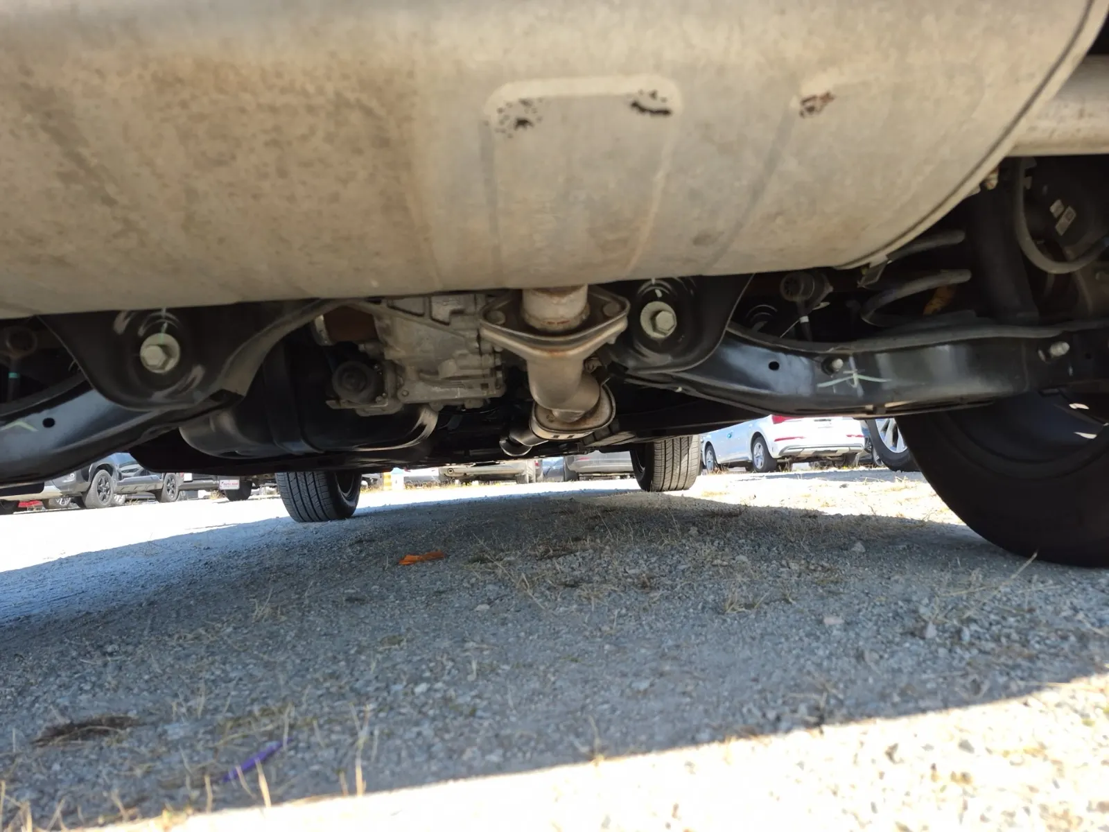 Undercarriage - Rear Photo