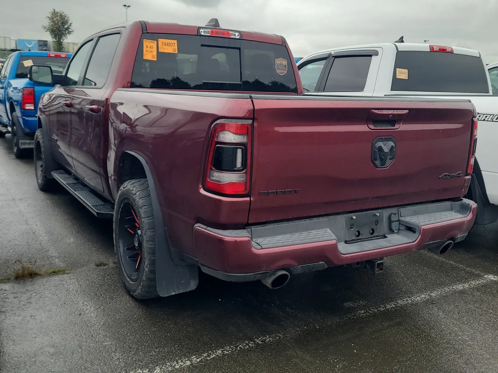 Driver Rear 3/4 Photo