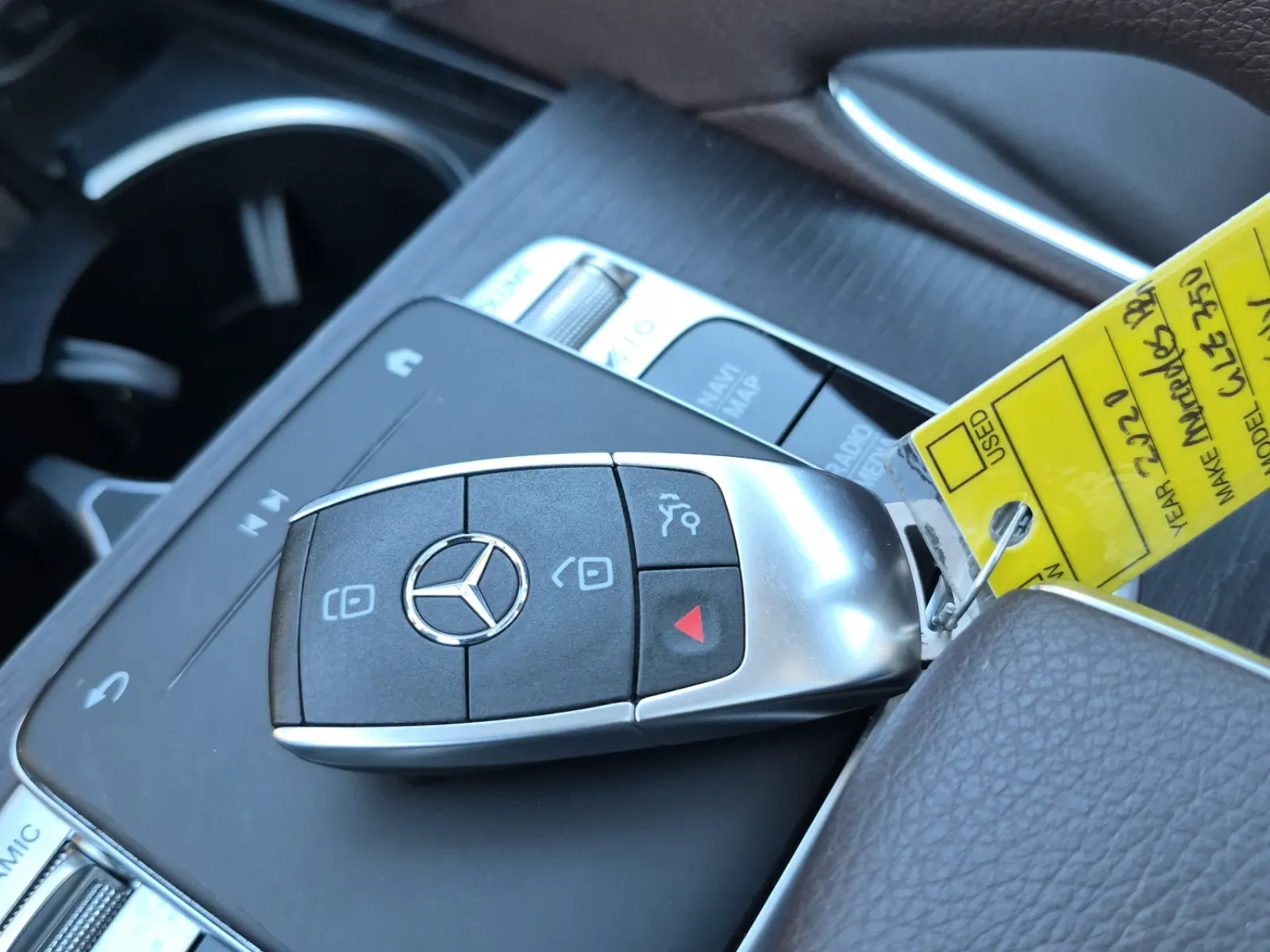 Keys/Fobs/Manual Photo