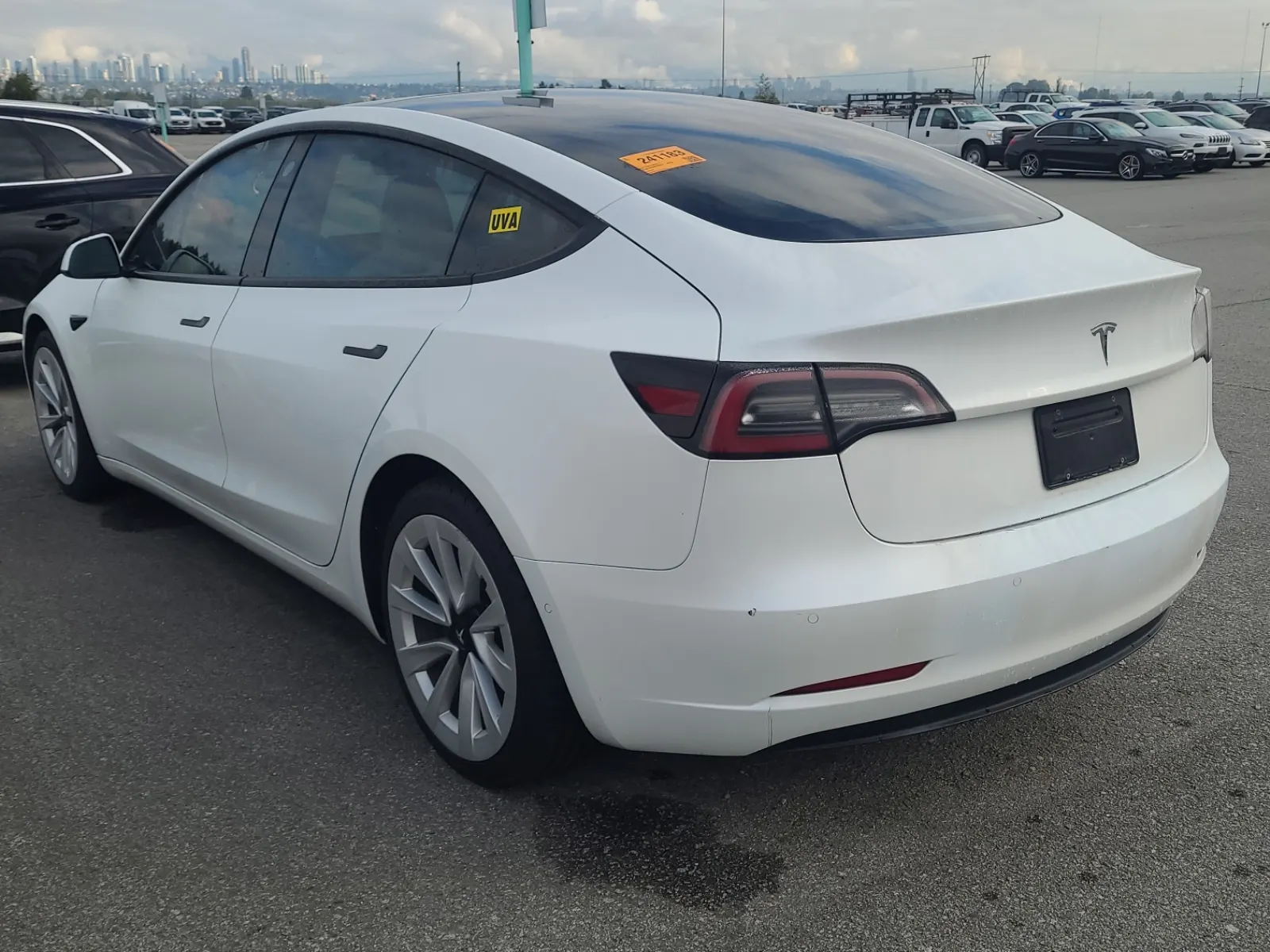 Driver Rear 3/4 Photo
