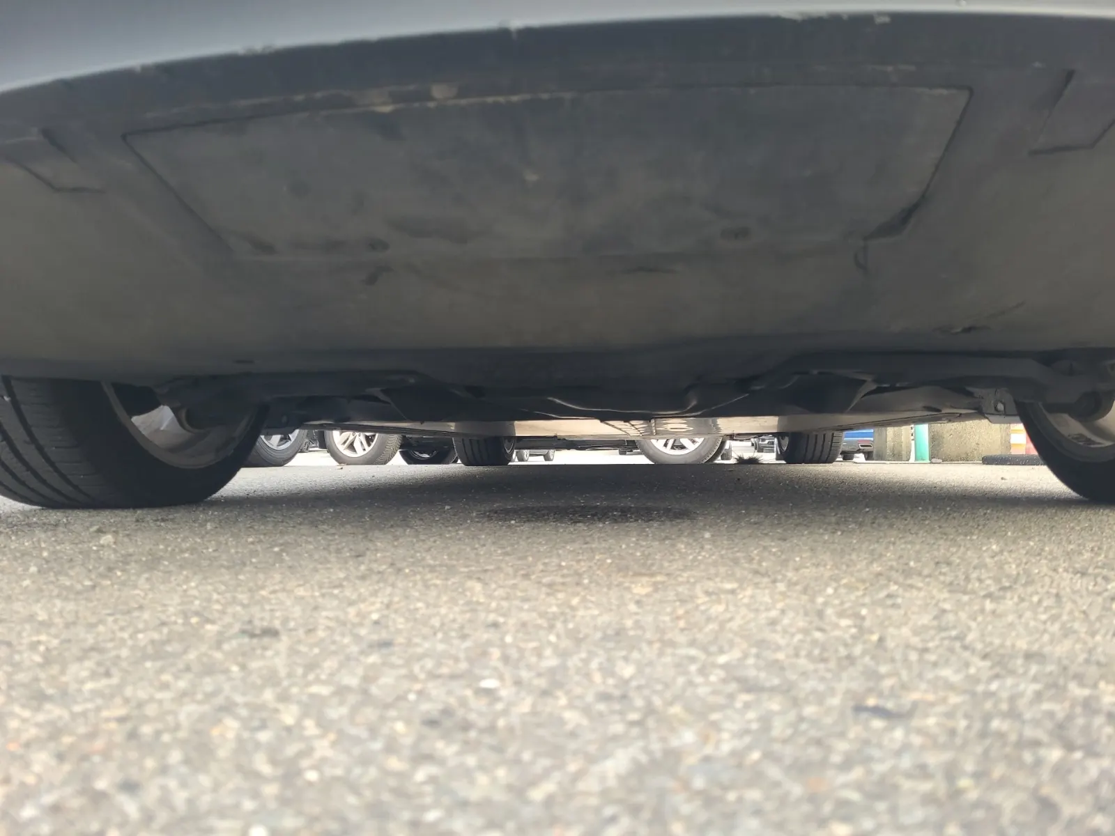 Undercarriage - Rear Photo