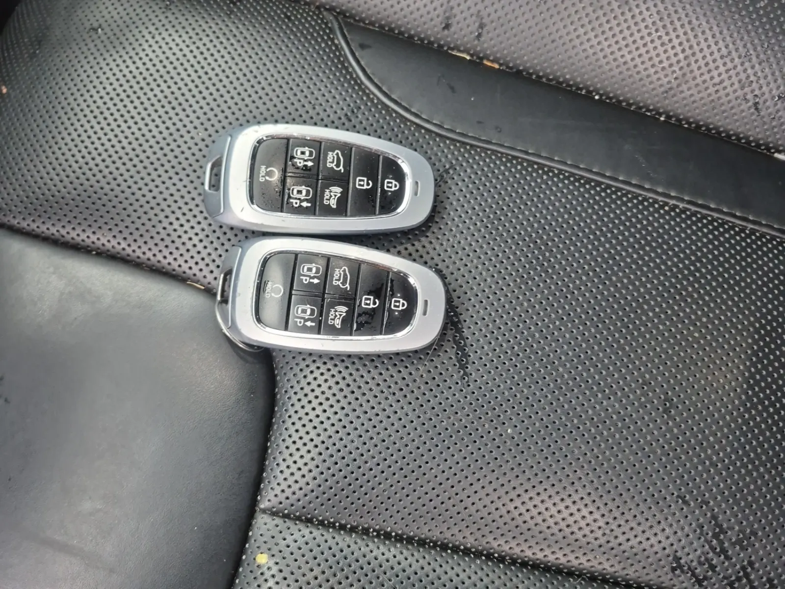 Keys/Fobs/Manual Photo