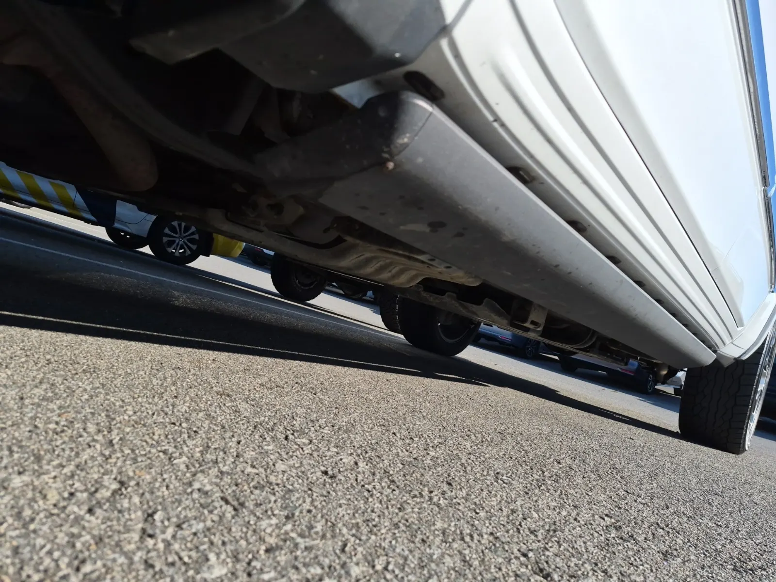 Undercarriage - Driver Photo