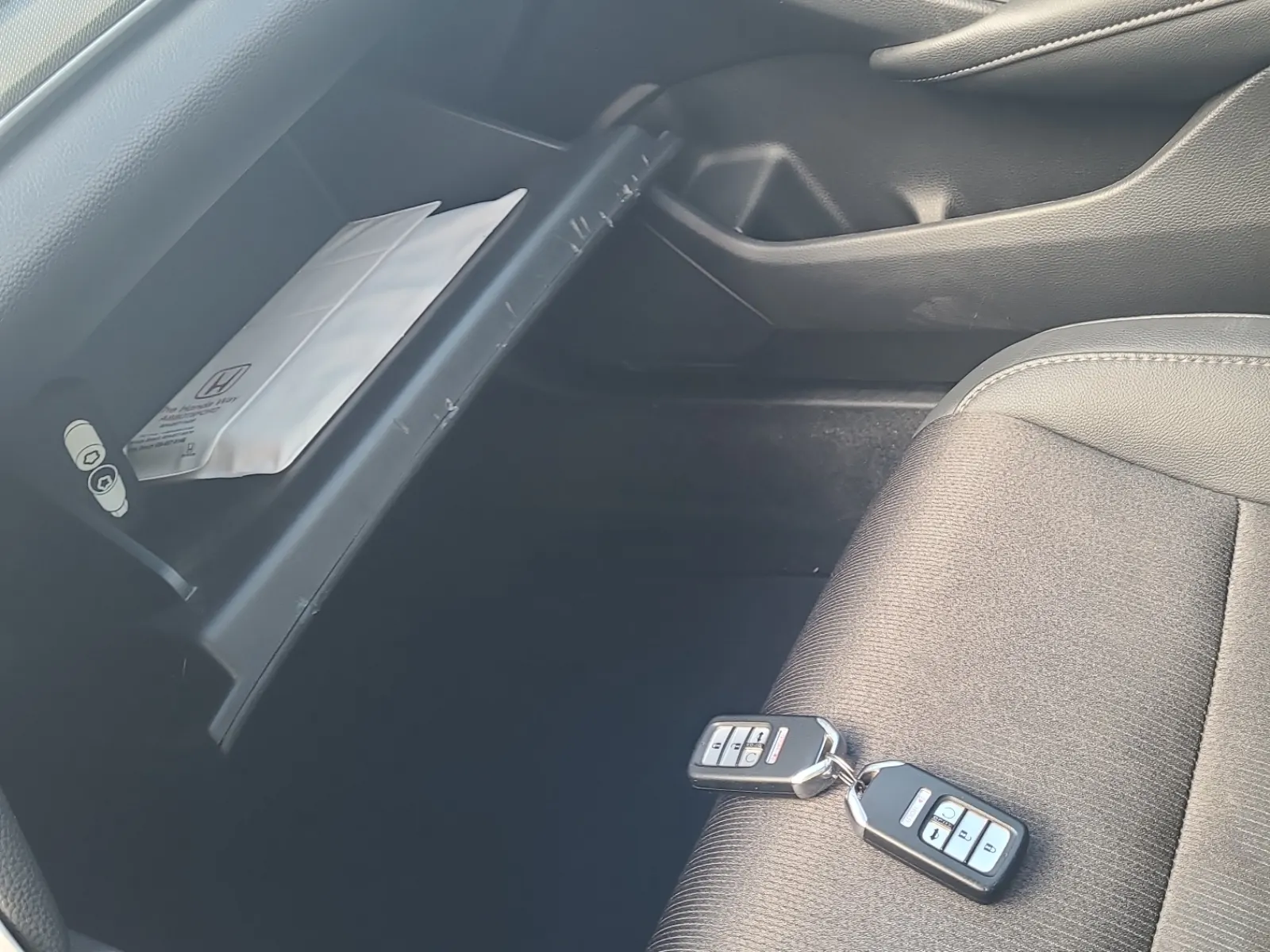 Keys/Fobs/Manual Photo