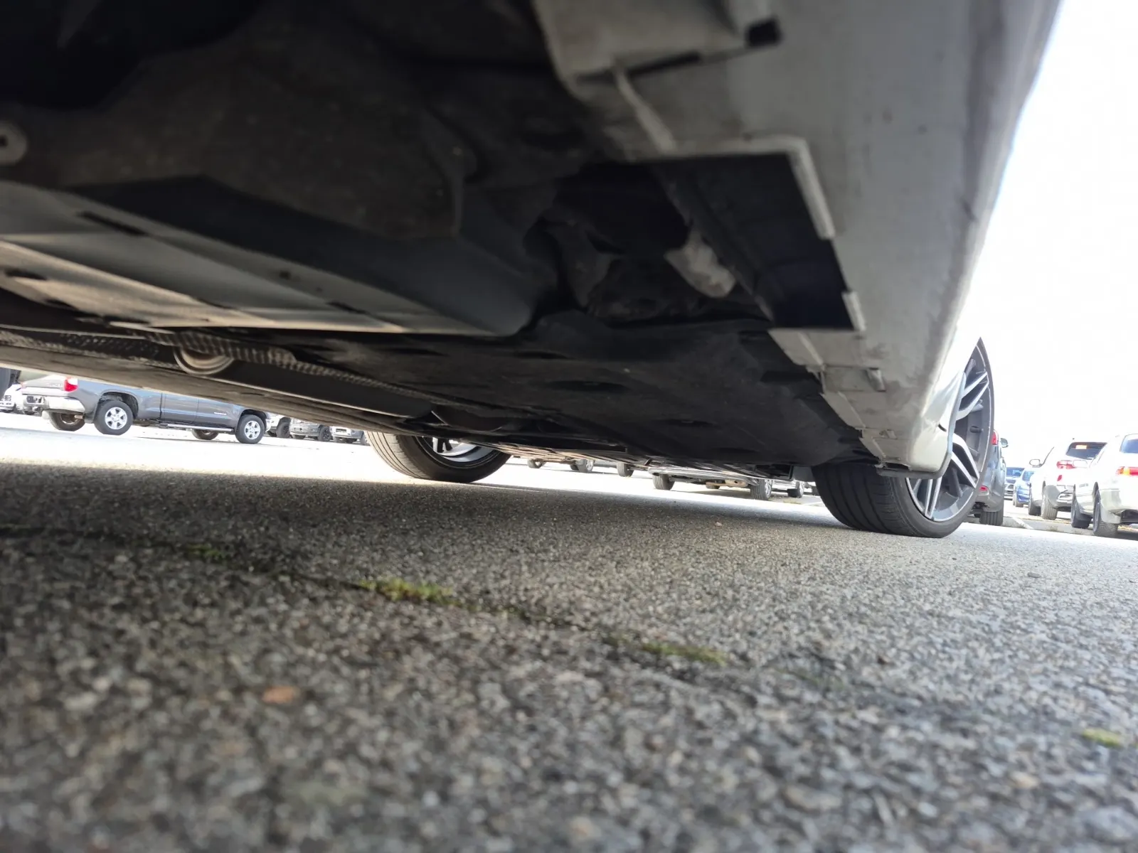 Undercarriage - Passenger Photo