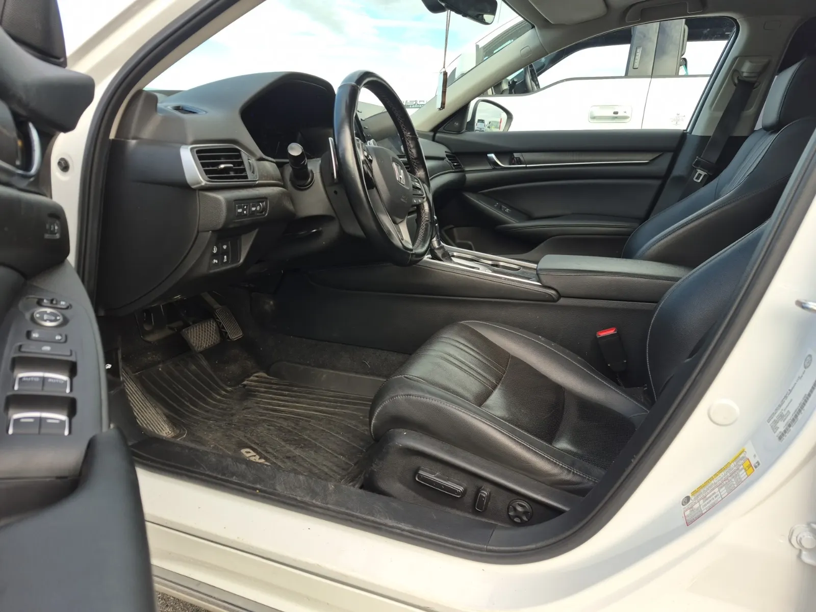 Front Interior Photo