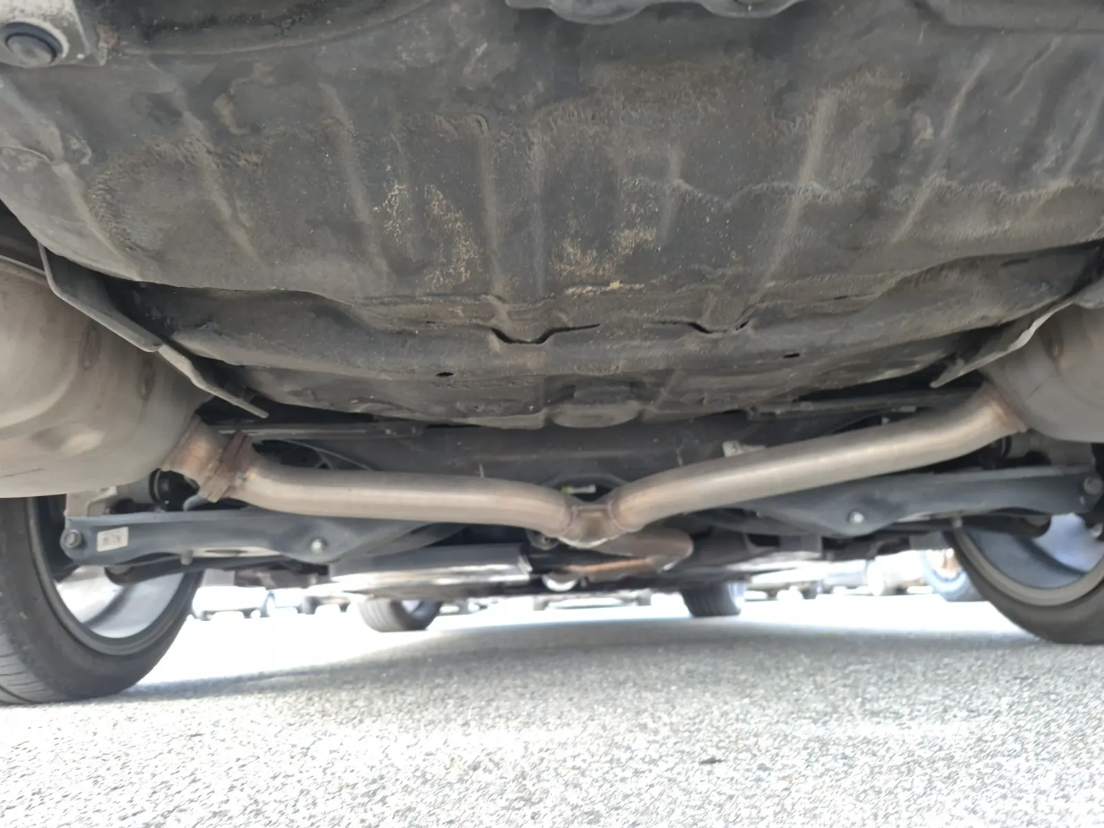Undercarriage - Rear Photo