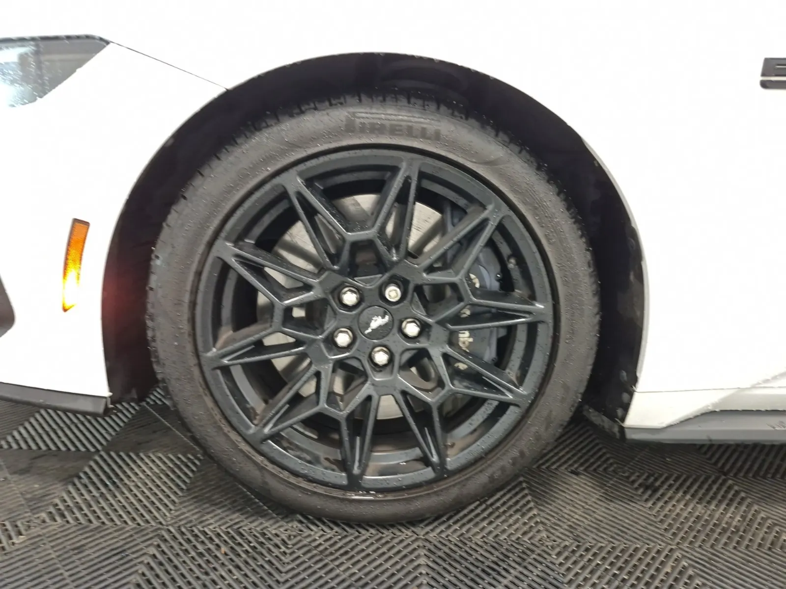 Front driver wheel/tire photo