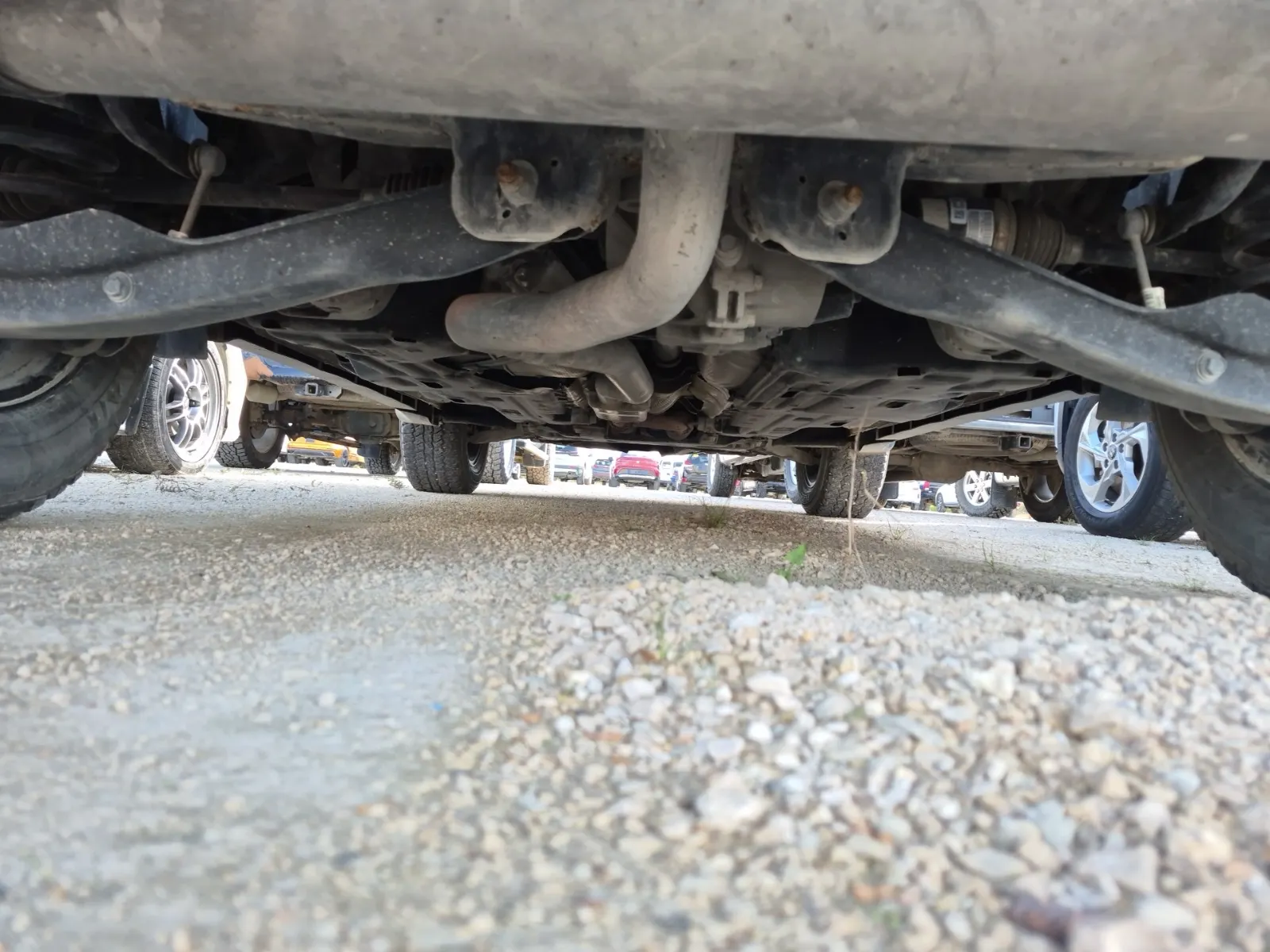 Undercarriage - Rear Photo