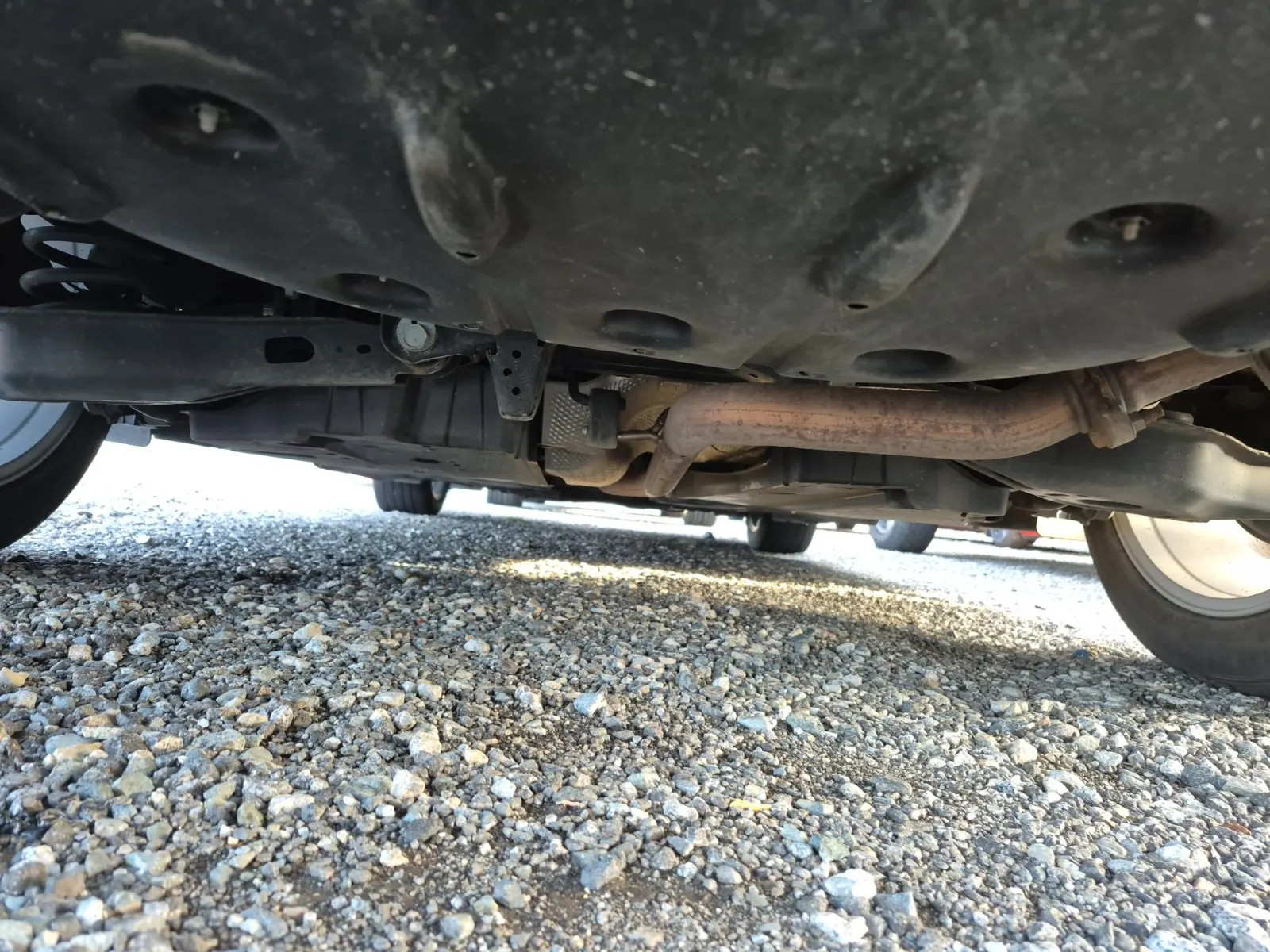 Undercarriage - Rear Photo