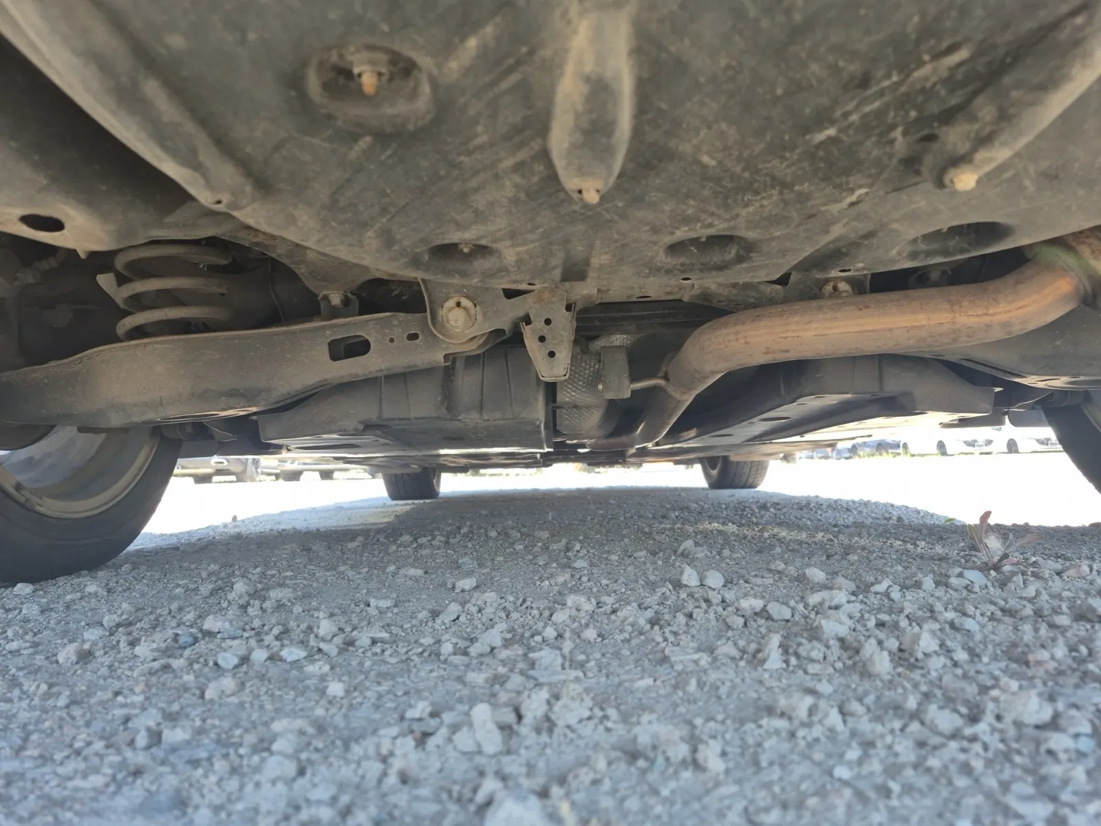 Undercarriage - Rear Photo