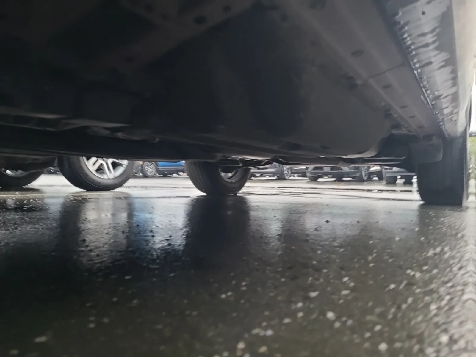Undercarriage - Driver Photo