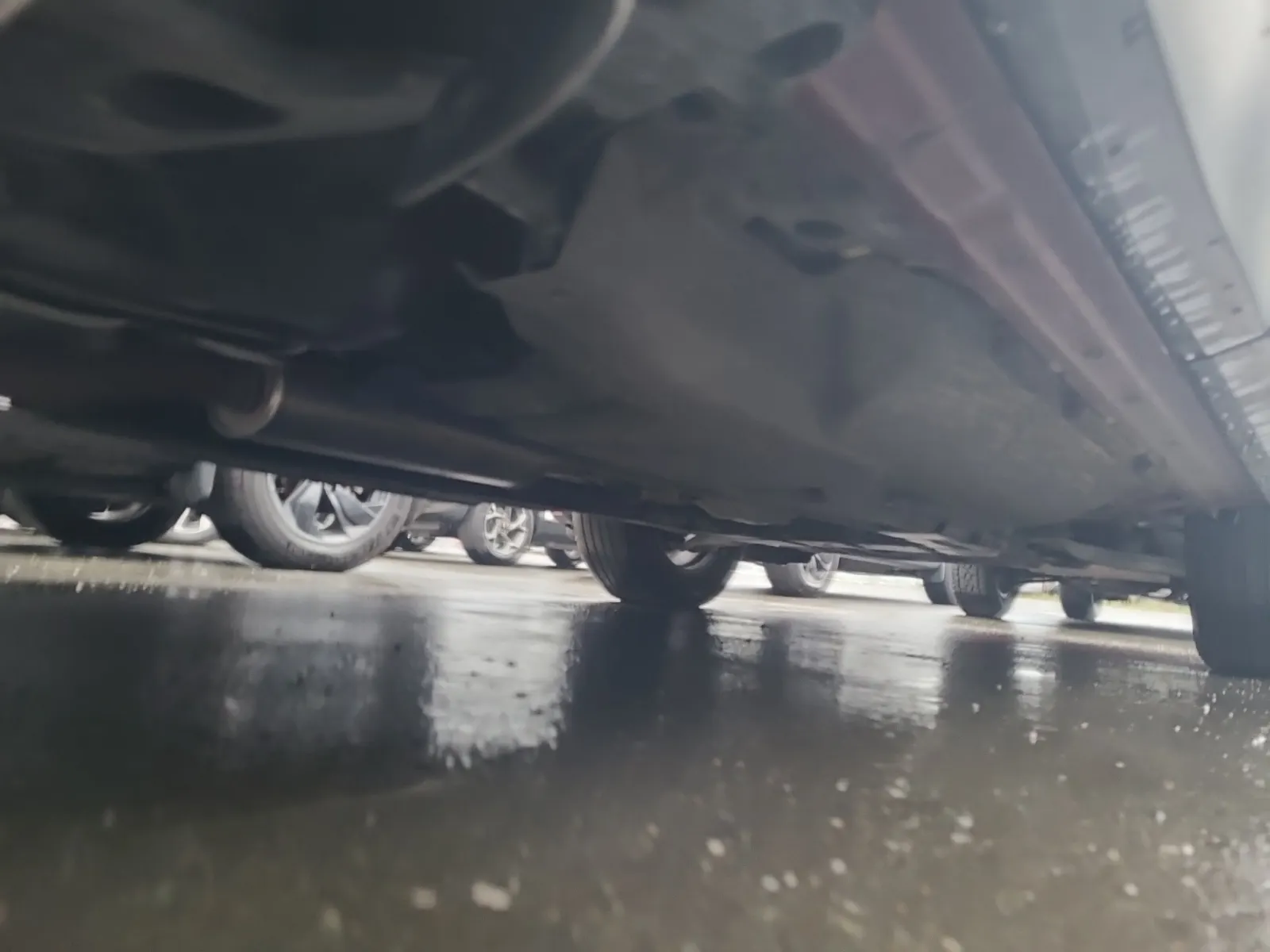 Undercarriage - Passenger Photo