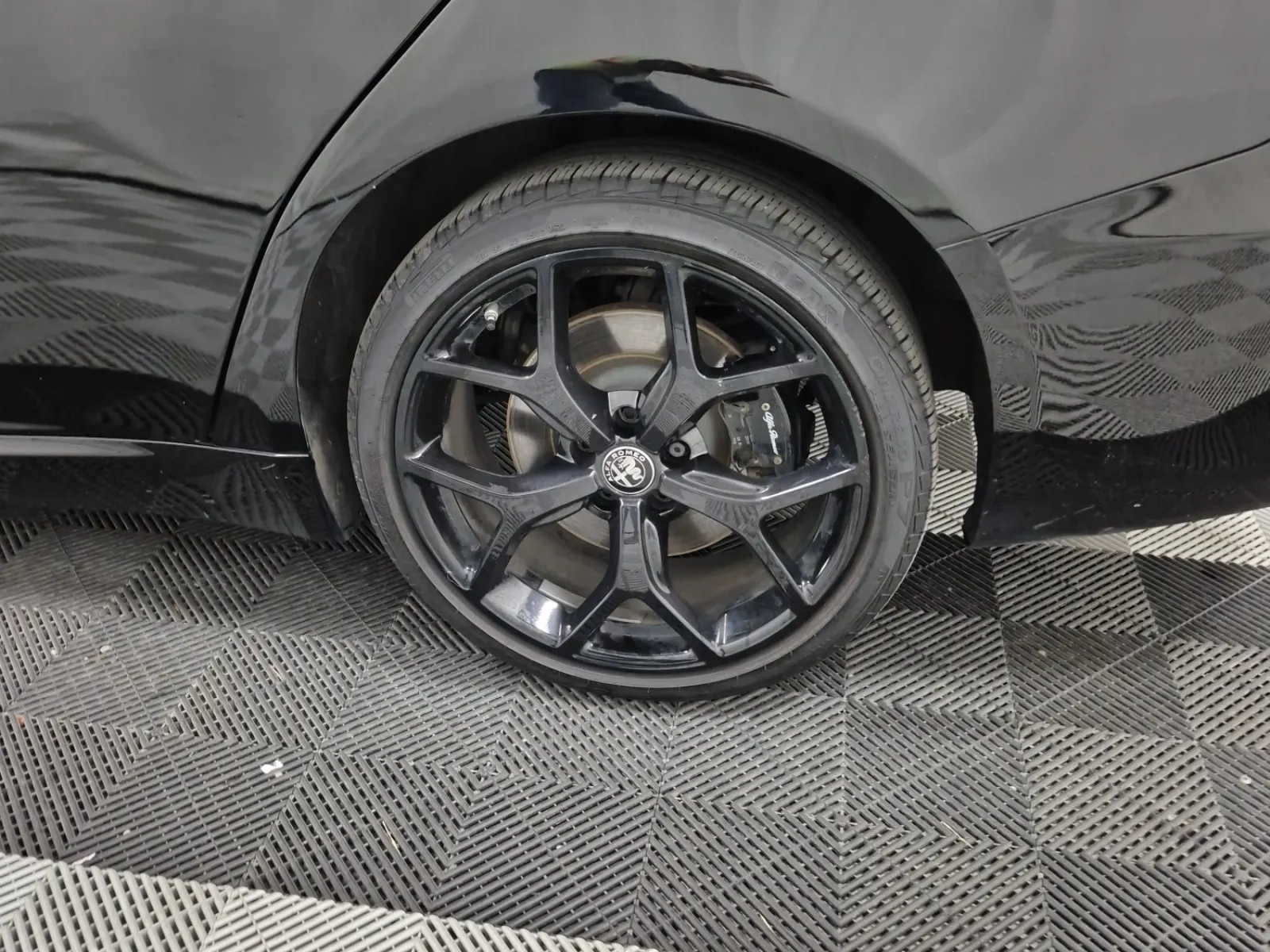 Left Rear Wheel/Tire Photo