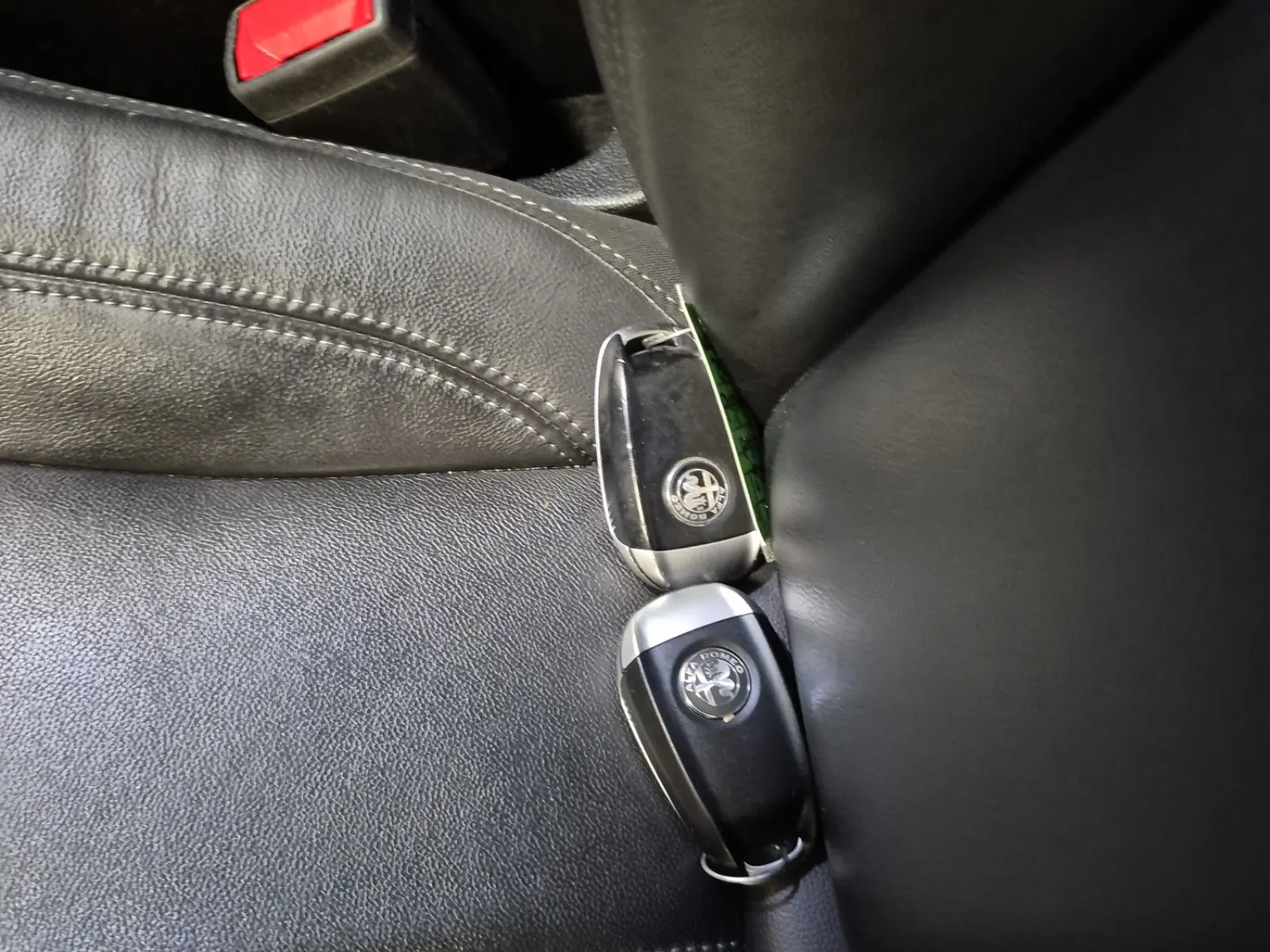 Keys/Fobs/Manual Photo