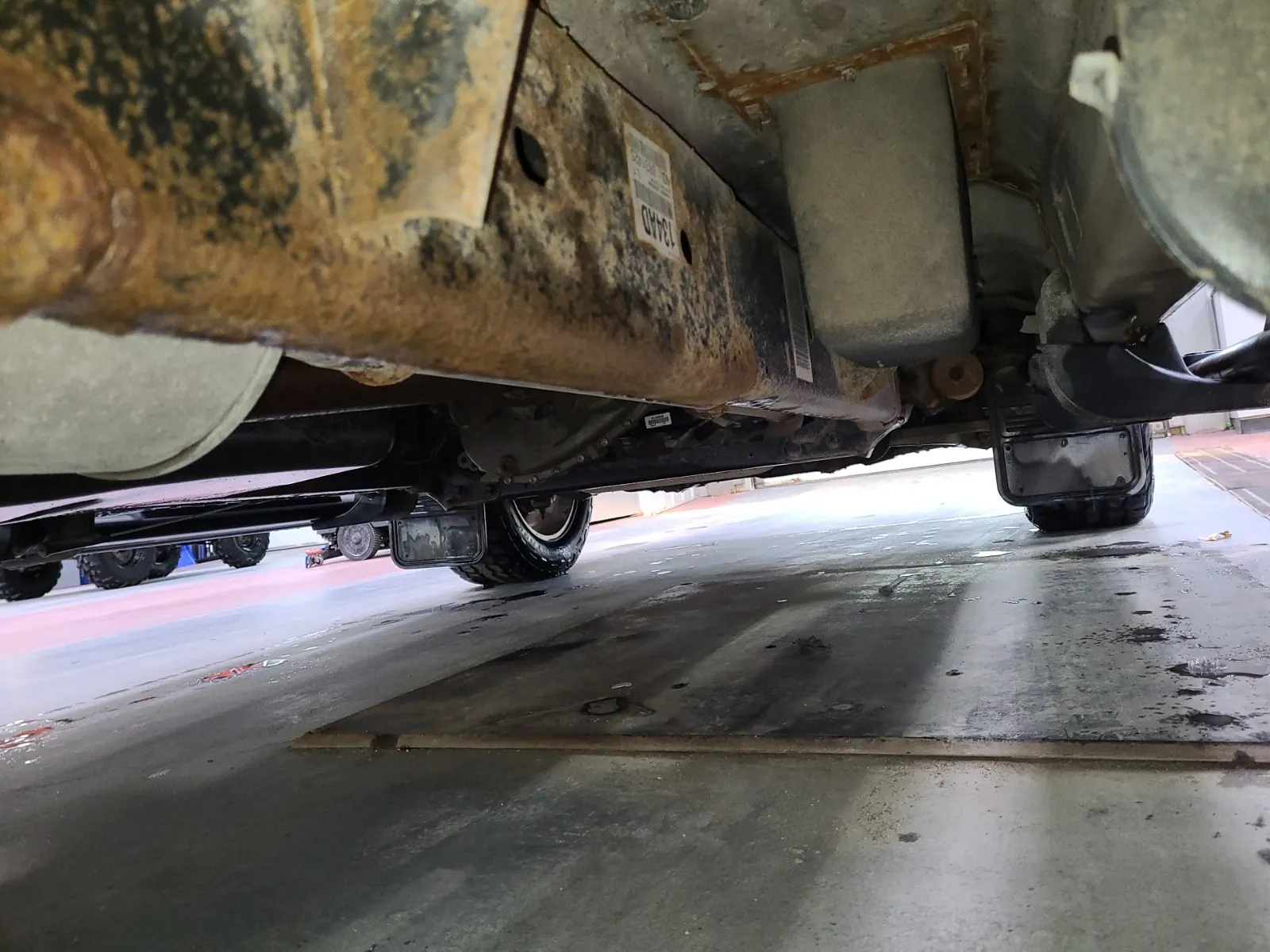 Undercarriage - Passenger Photo