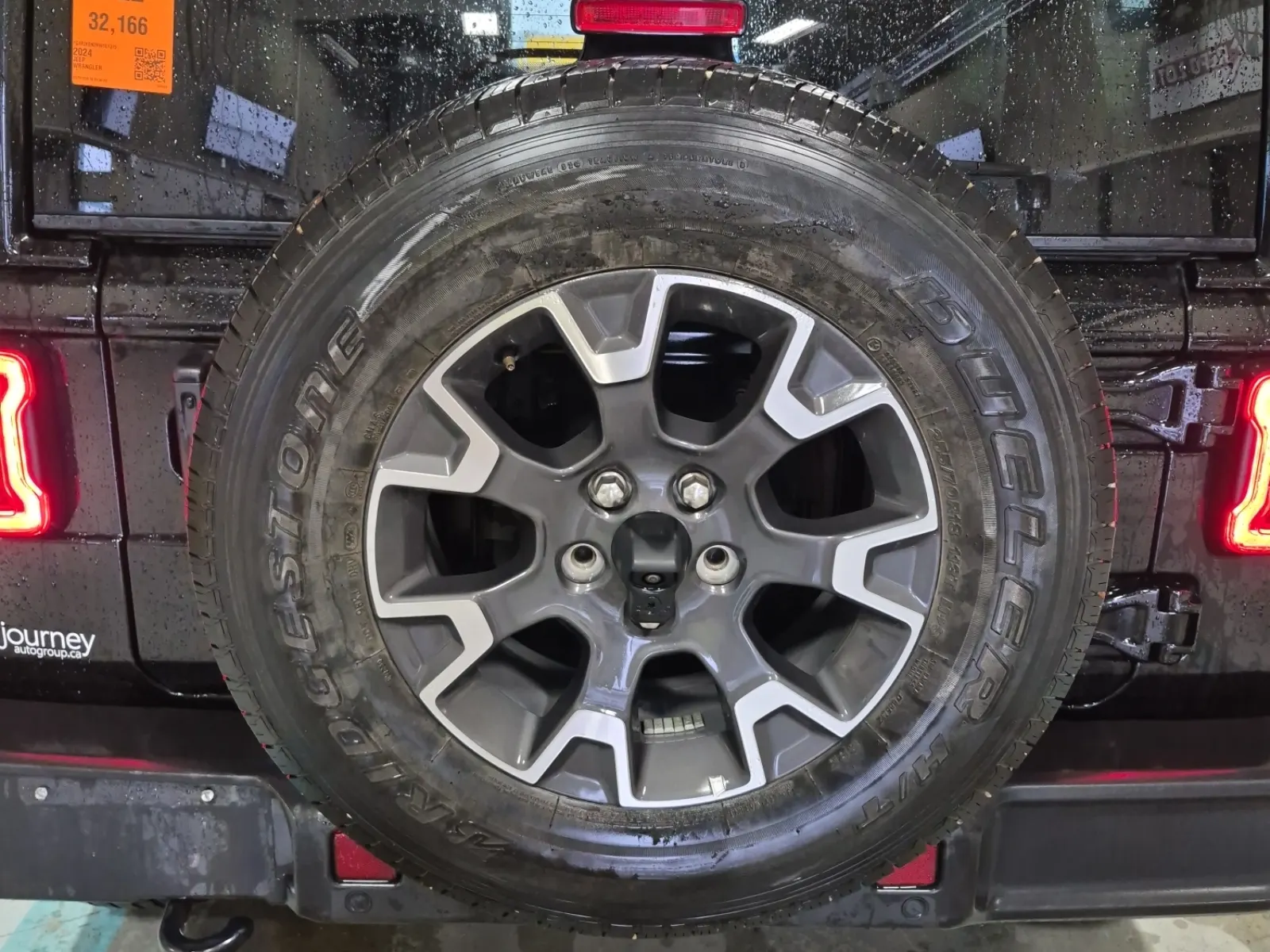 Spare Tire & Wheel Photo