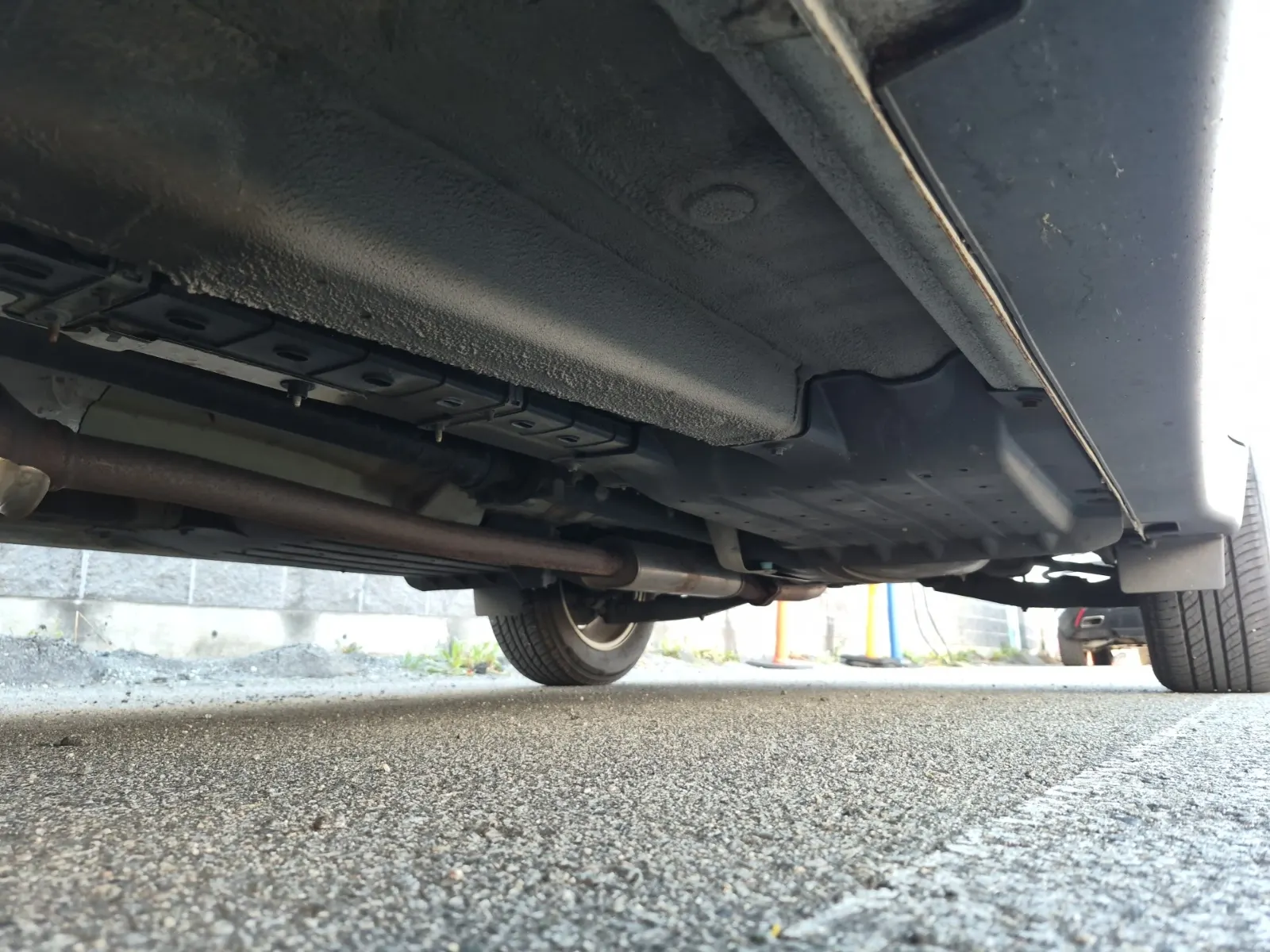 Undercarriage - Driver Photo