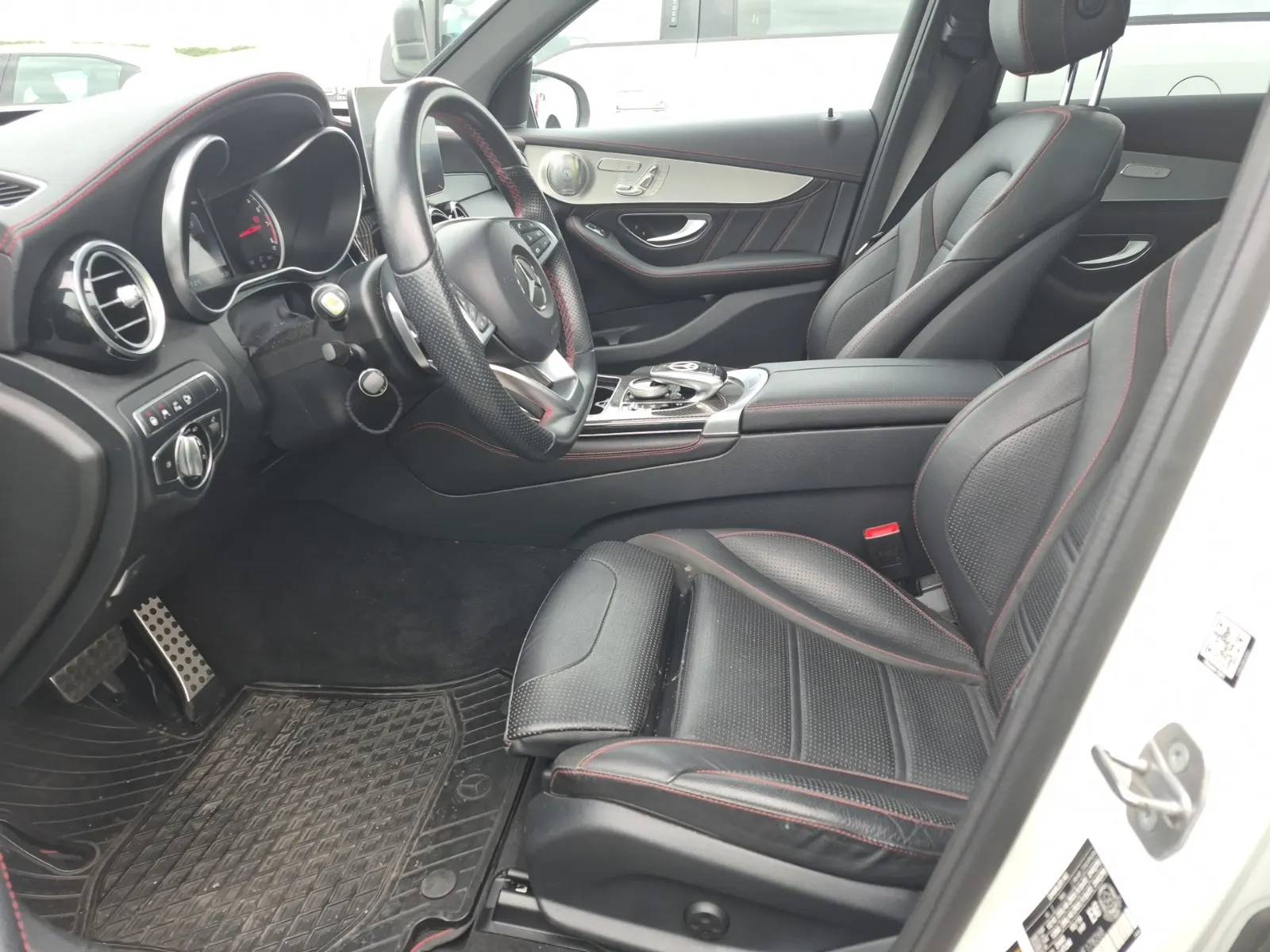Front Interior Photo
