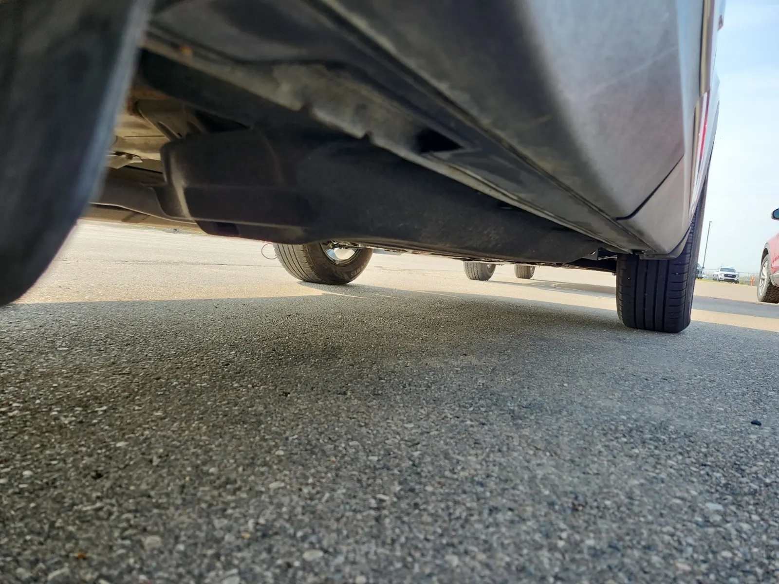 Undercarriage - Passenger Photo