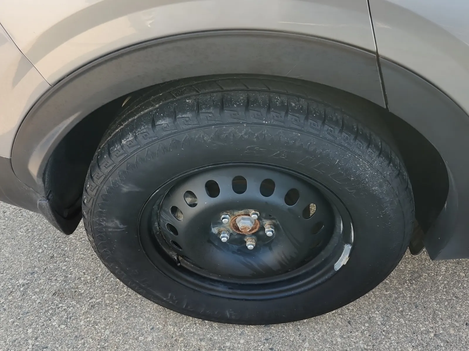 Spare Tire & Wheel Photo